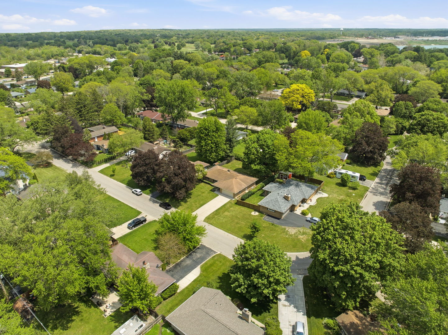 152 Crestwood Drive, East Dundee, IL 60118