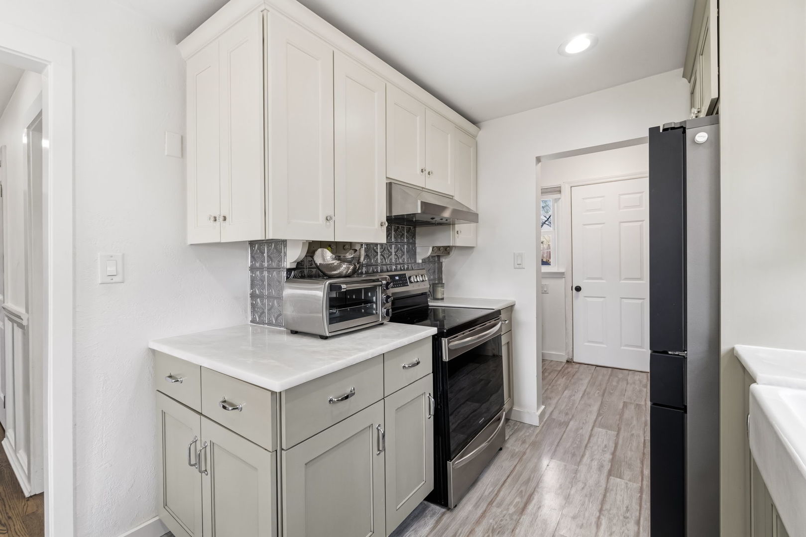 S611 Cedar Avenue, Elmhurst, IL 60126