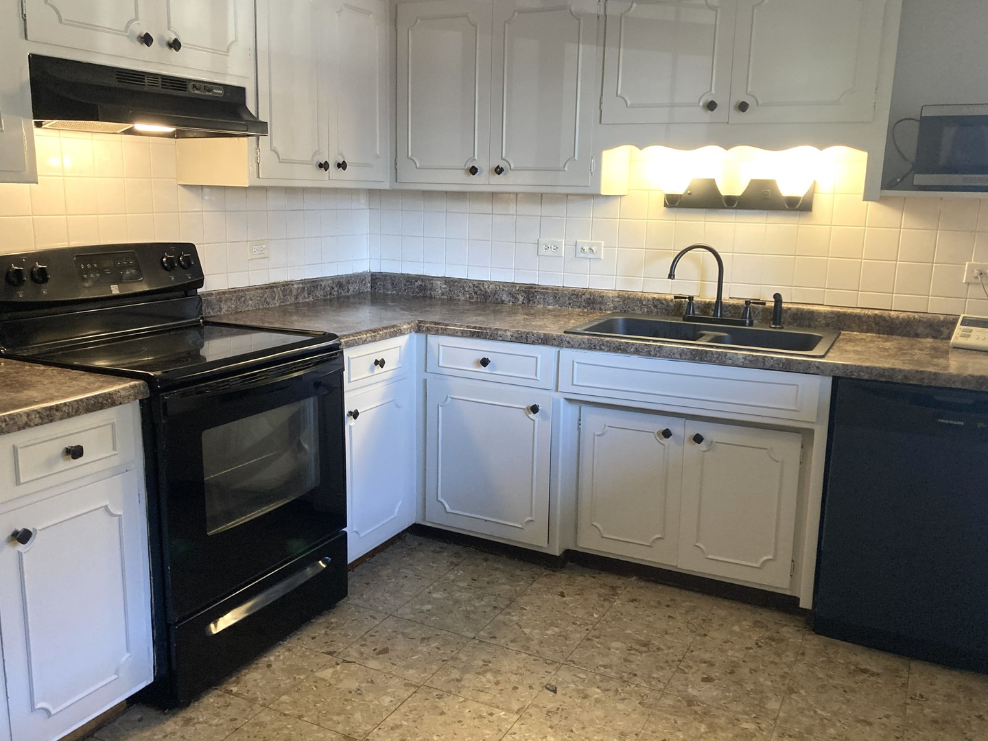 4755 W 101st Street #101, Oak Lawn, IL 60453