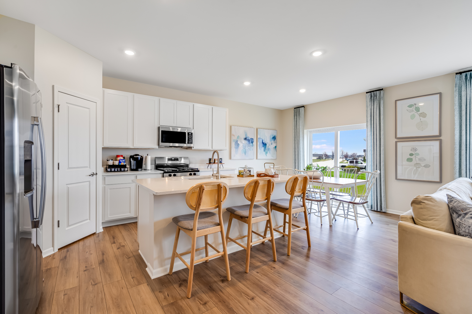 1206 Clifton Drive, Minooka, IL 60447