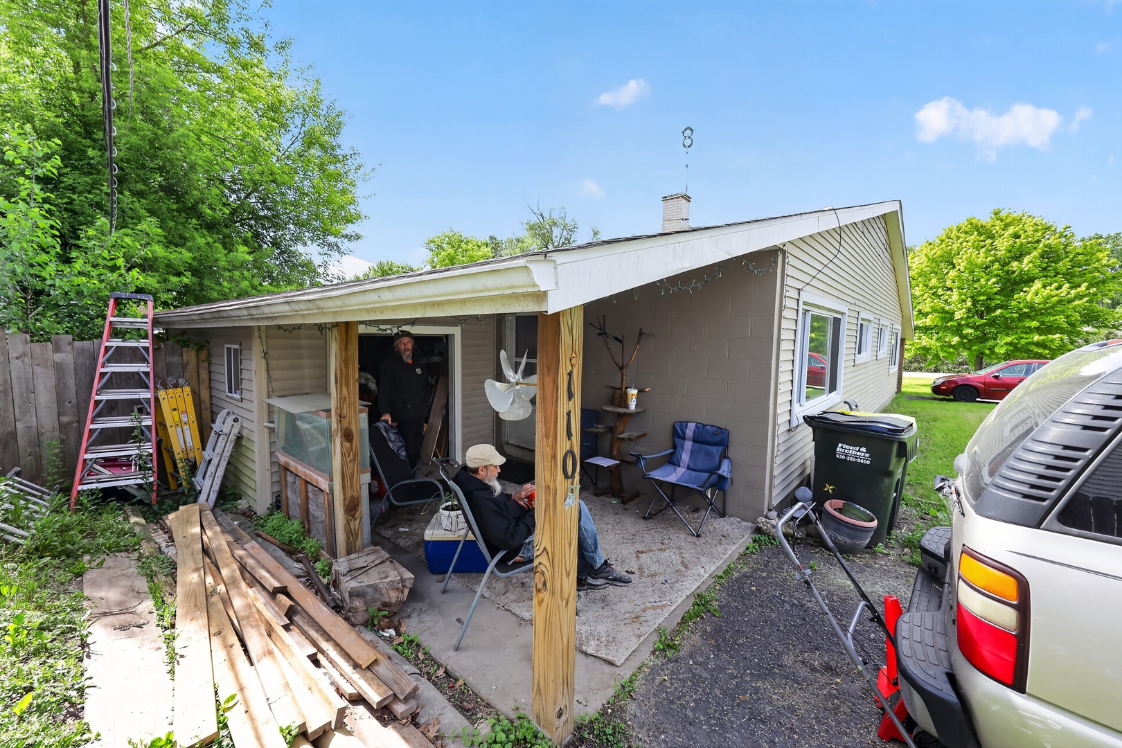 110 W Valley View Drive, McHenry, IL 60051