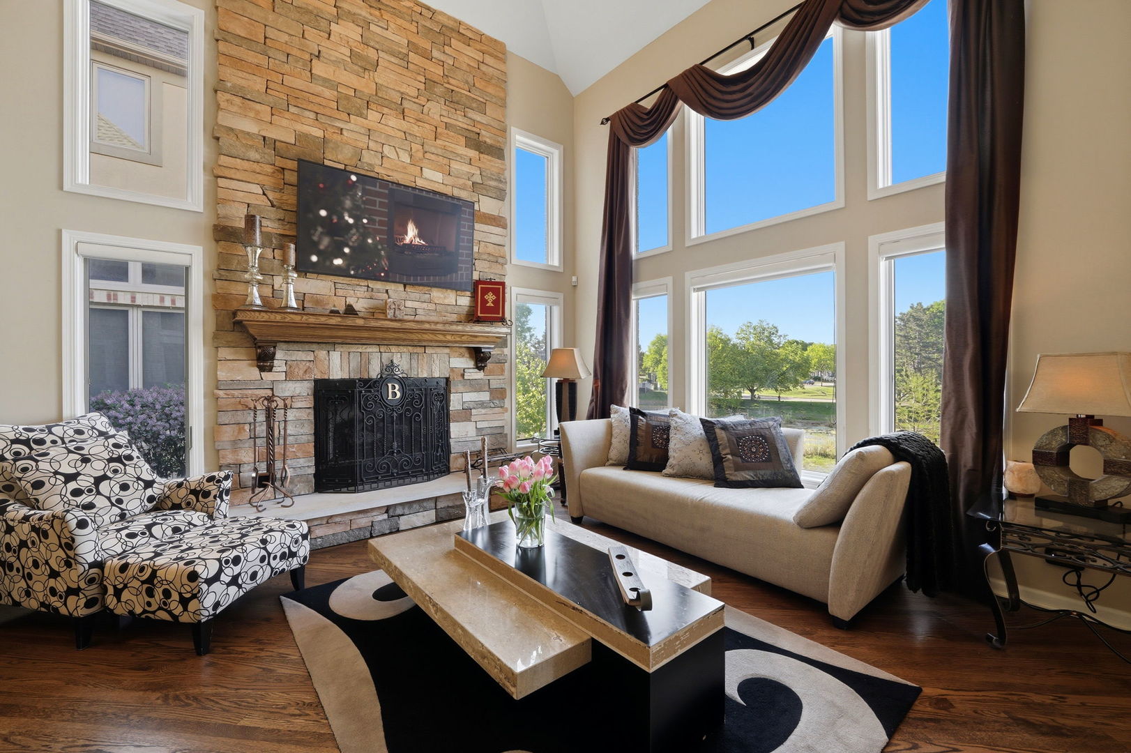 1406 W Rue Paris Place, Inverness, IL 60067