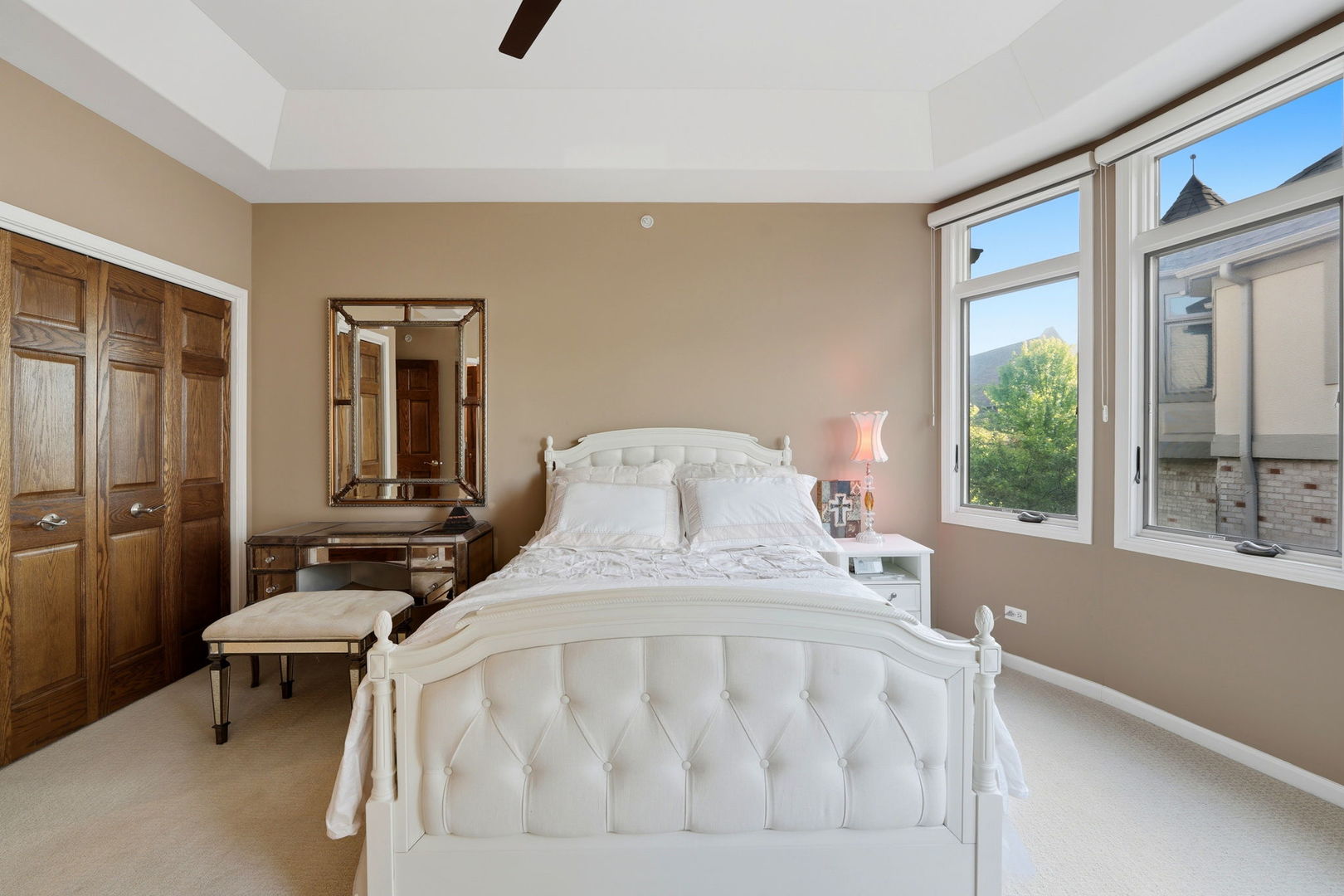 1406 W Rue Paris Place, Inverness, IL 60067