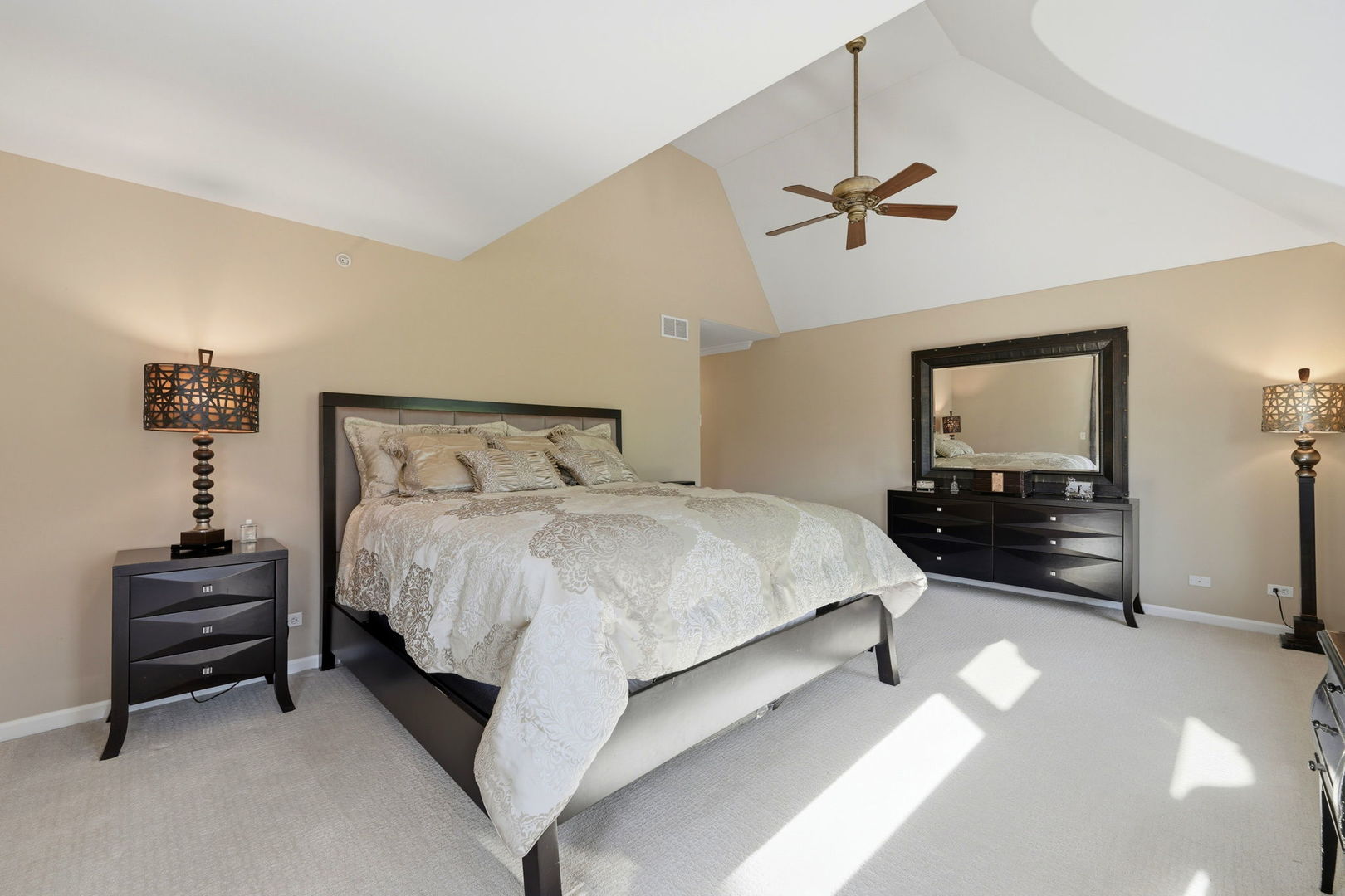 1406 W Rue Paris Place, Inverness, IL 60067