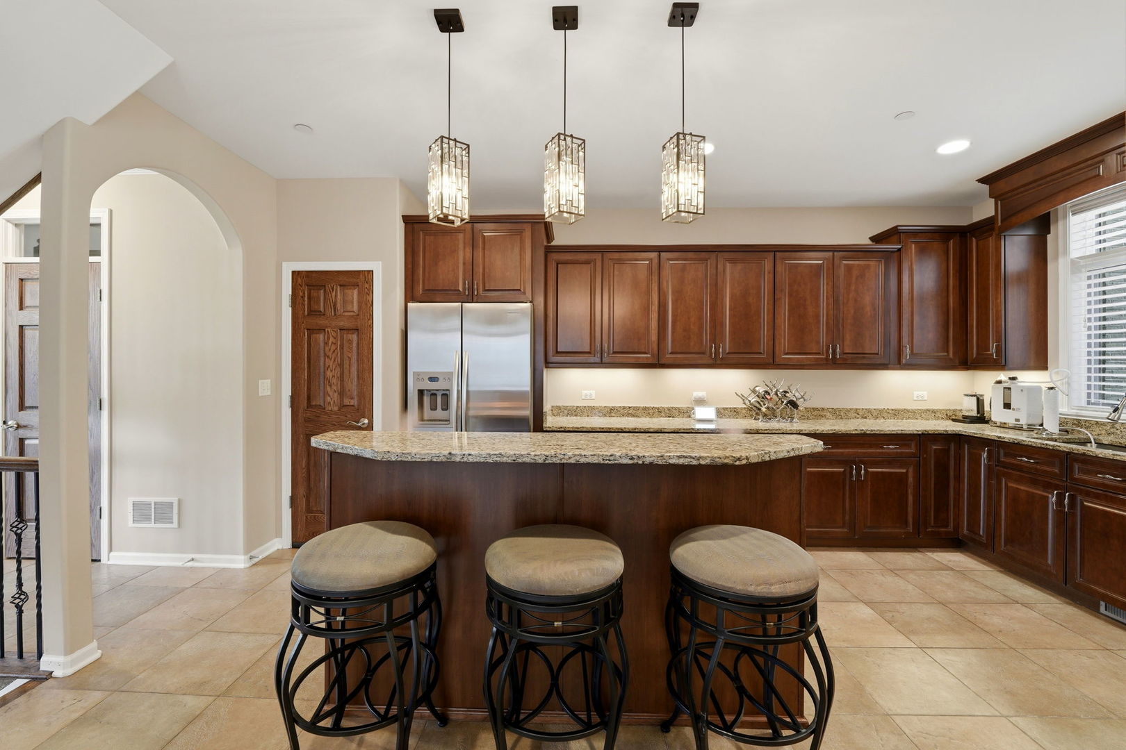 1406 W Rue Paris Place, Inverness, IL 60067