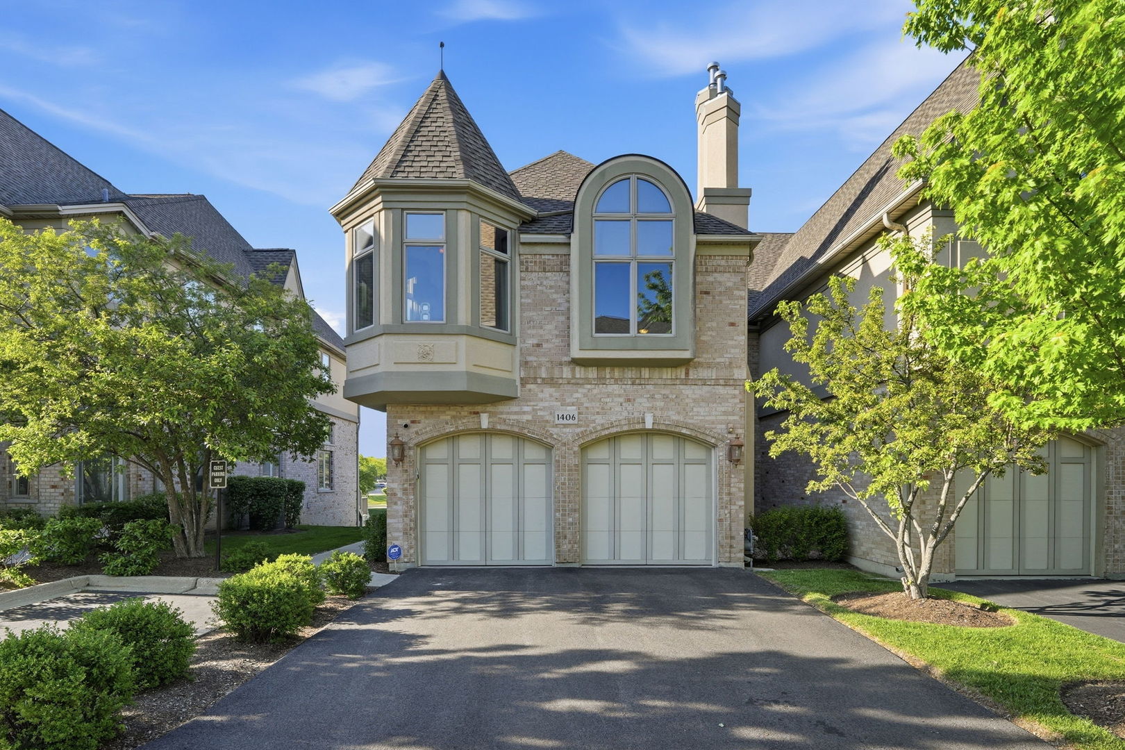 1406 W Rue Paris Place, Inverness, IL 60067