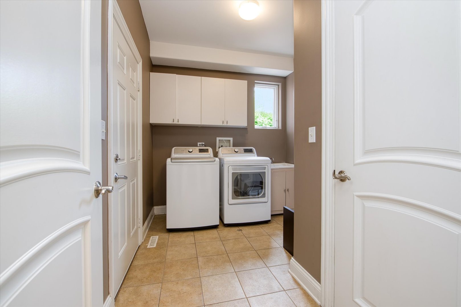 28616 W Park Drive, Barrington, IL 60010