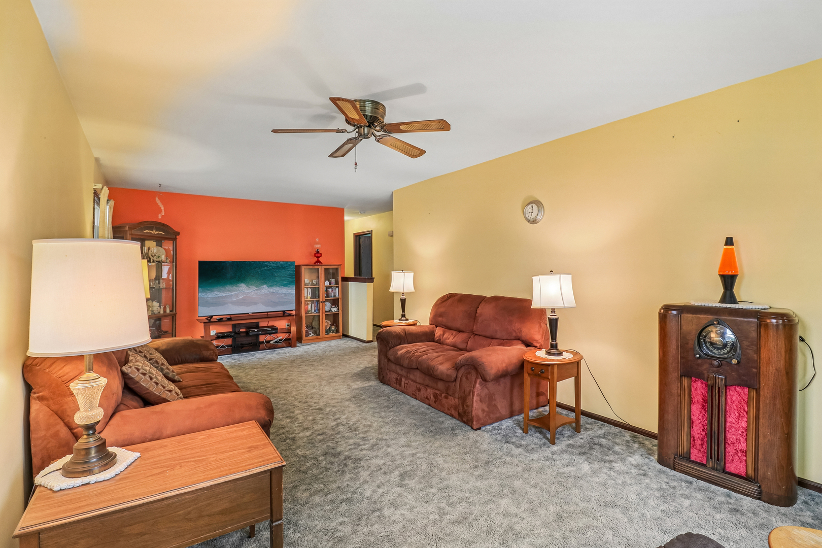 1512 Elm Avenue, Round Lake Beach, IL 60073