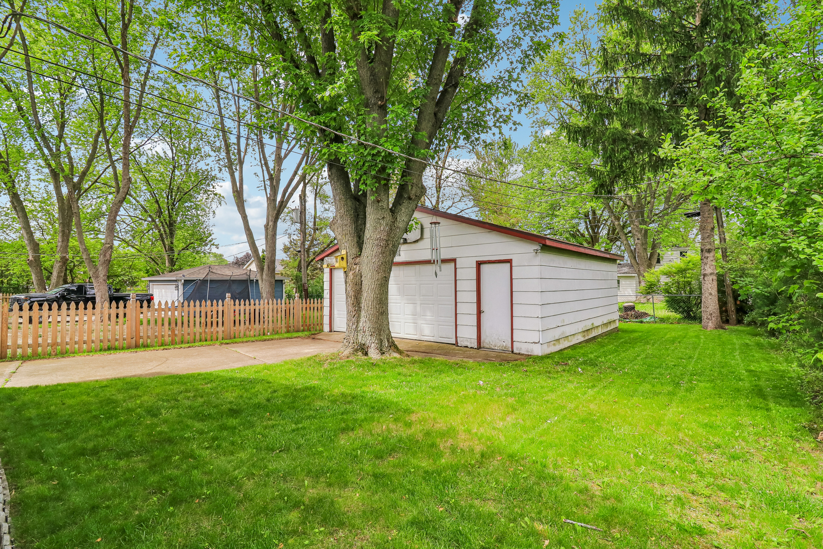 1512 Elm Avenue, Round Lake Beach, IL 60073