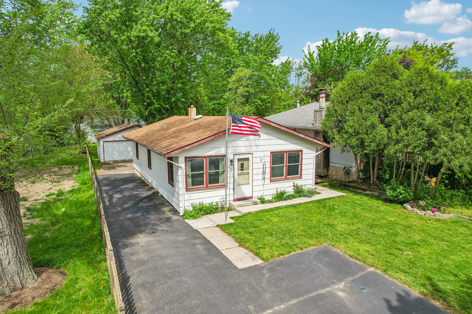 1512 Elm Avenue, Round Lake Beach, IL 60073