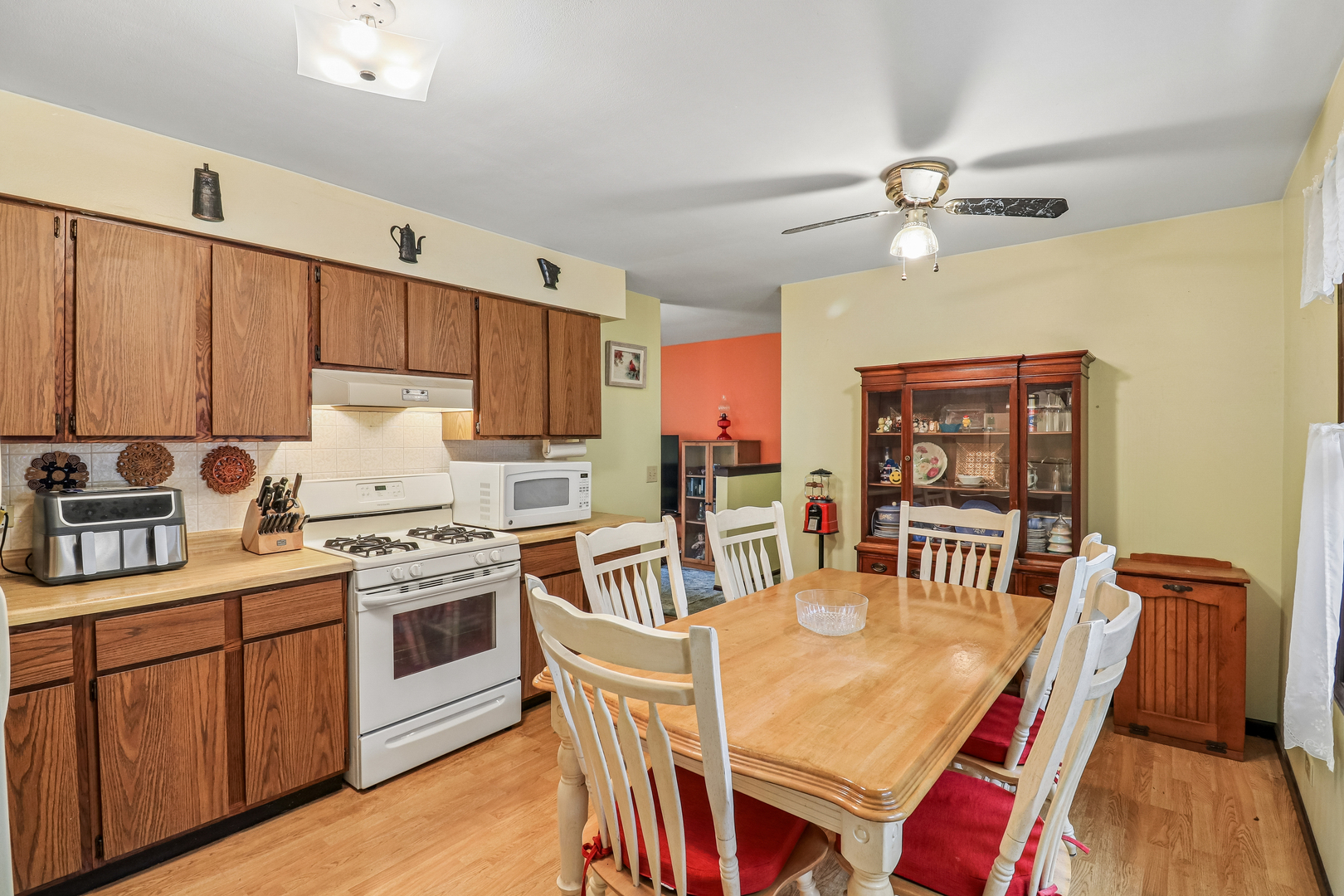 1512 Elm Avenue, Round Lake Beach, IL 60073