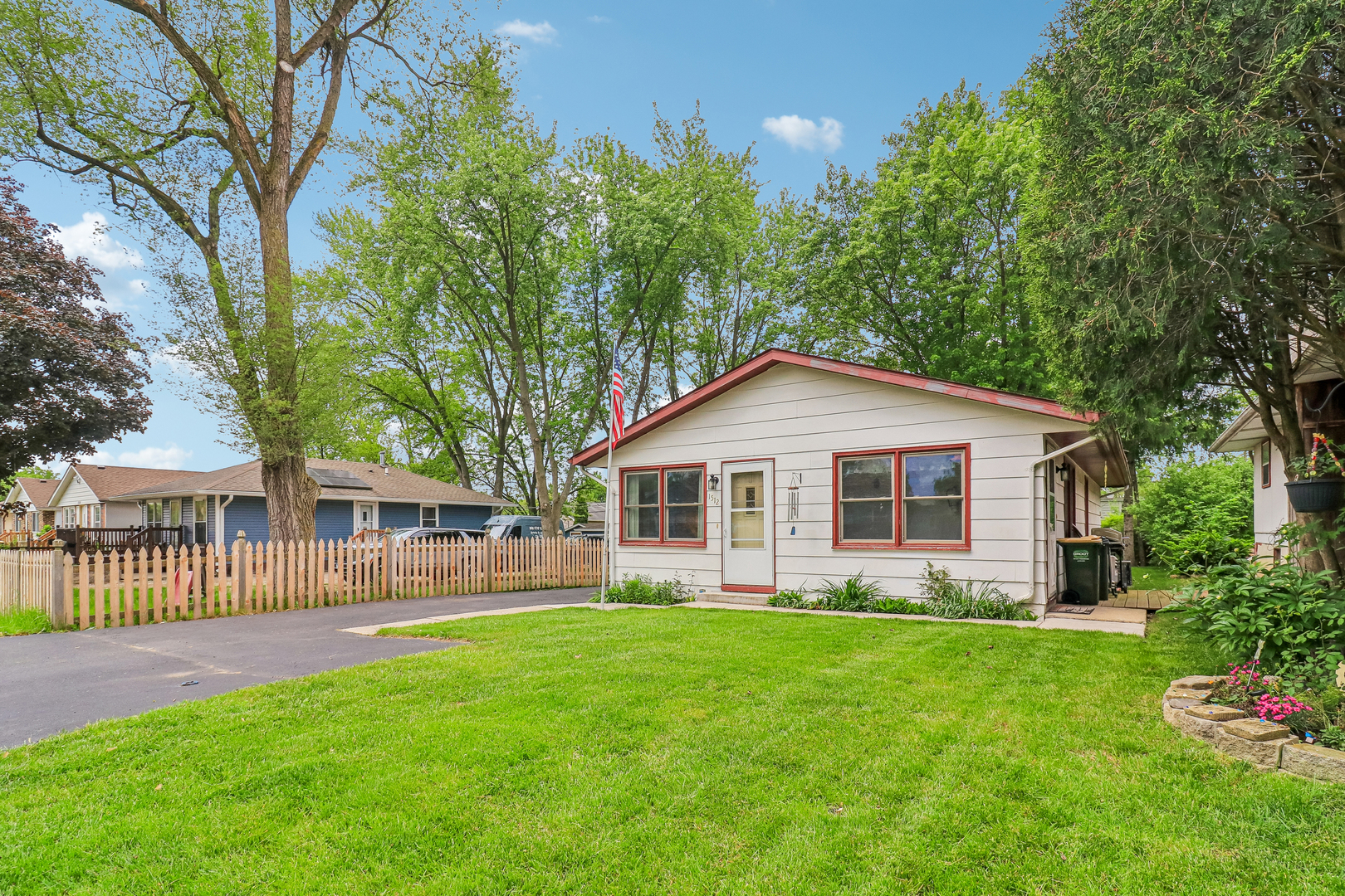 1512 Elm Avenue, Round Lake Beach, IL 60073
