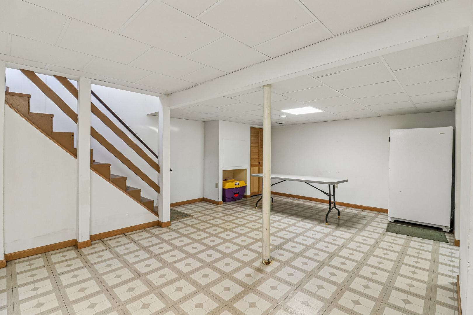 1512 Elm Avenue, Round Lake Beach, IL 60073