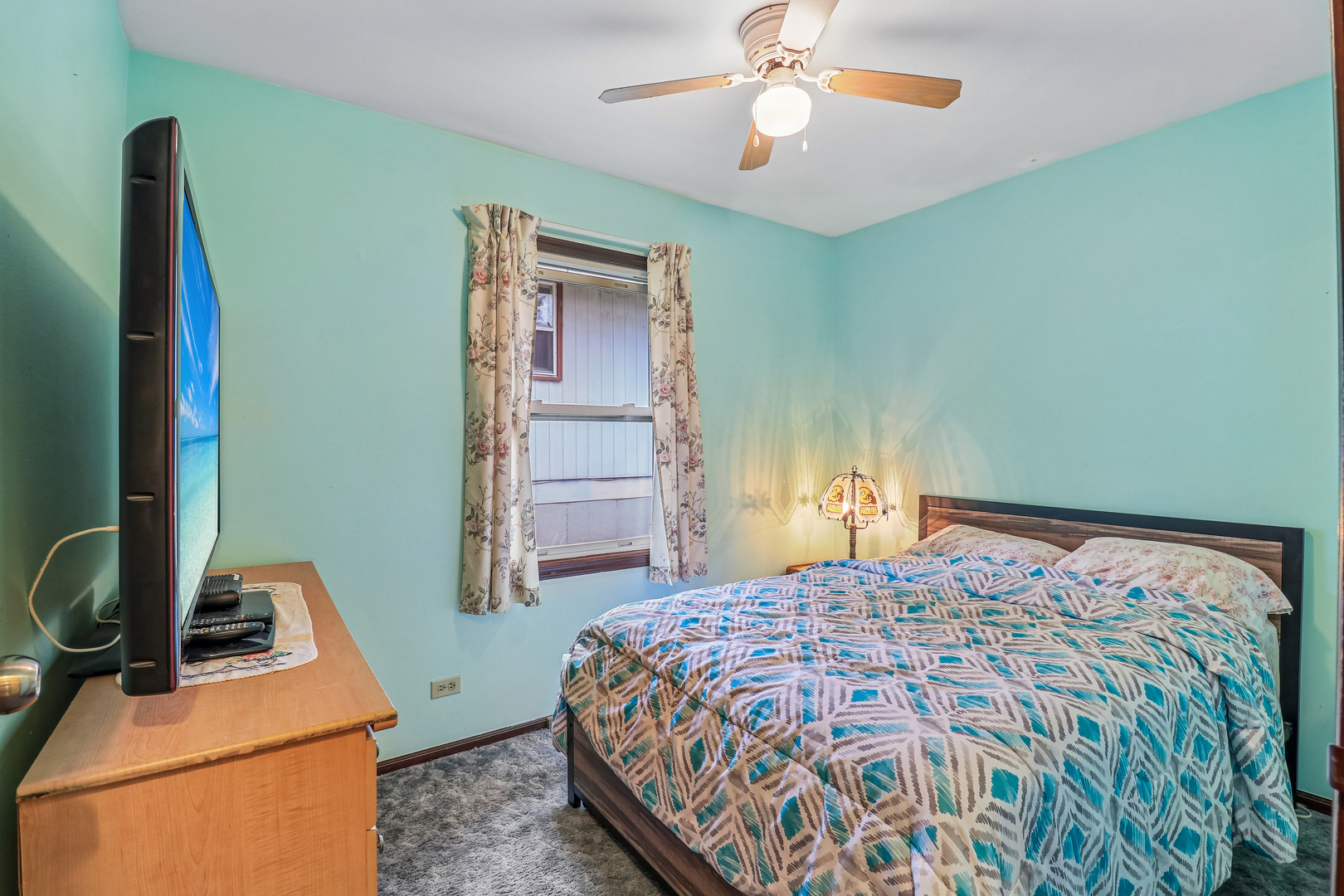 1512 Elm Avenue, Round Lake Beach, IL 60073