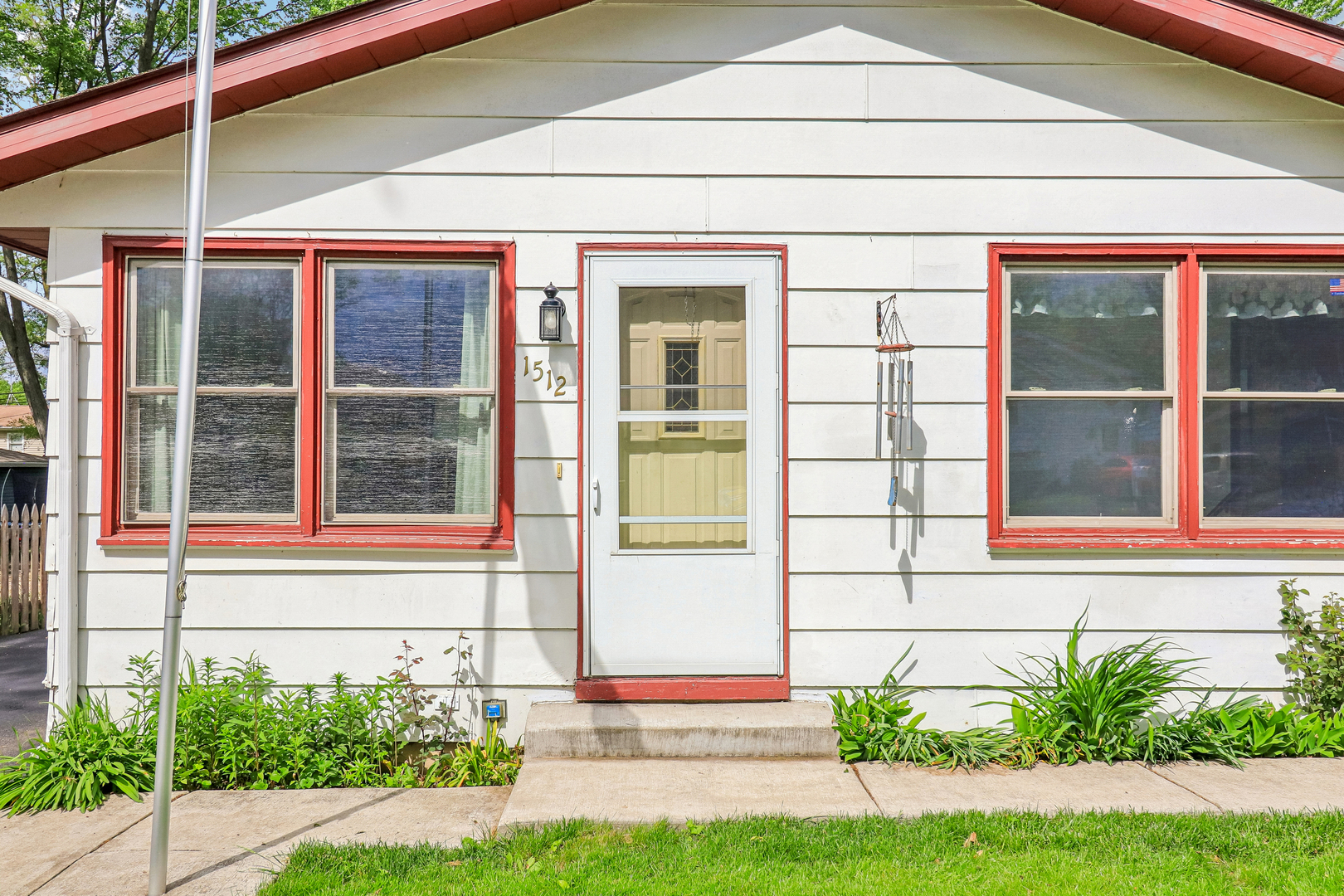 1512 Elm Avenue, Round Lake Beach, IL 60073