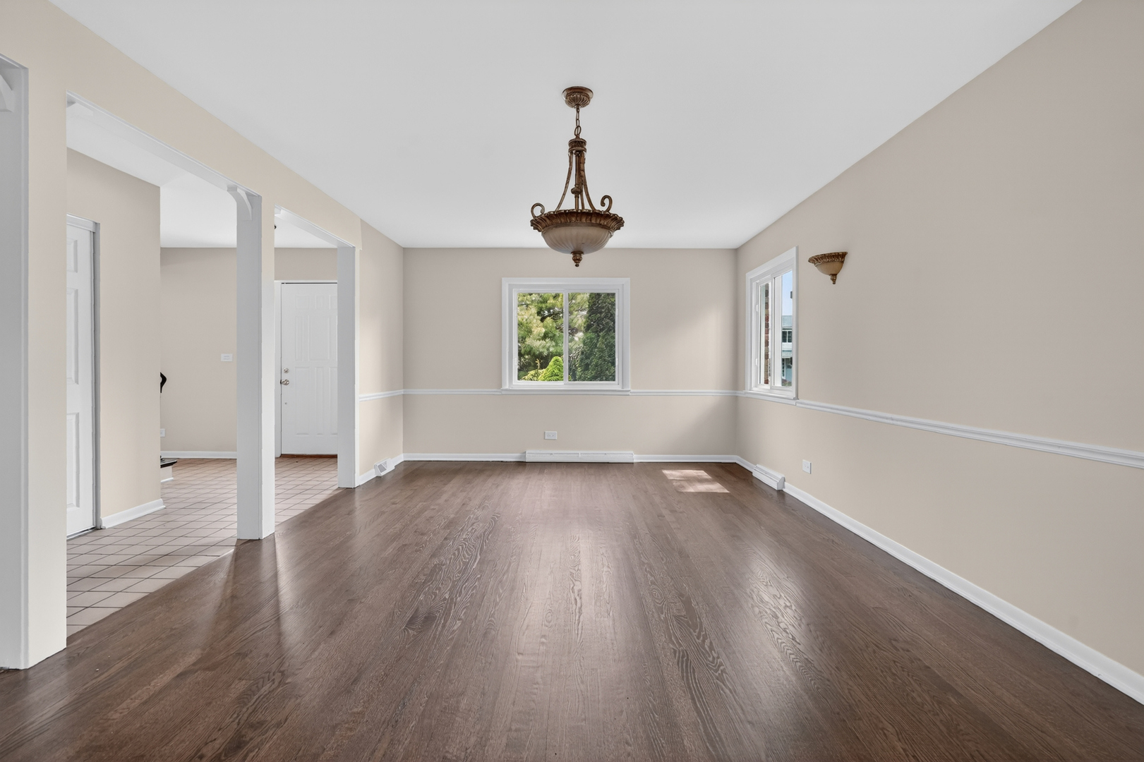 208 Pine Street, Deerfield, IL 60015