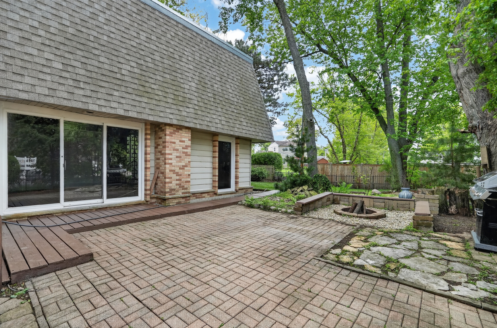 208 Pine Street, Deerfield, IL 60015