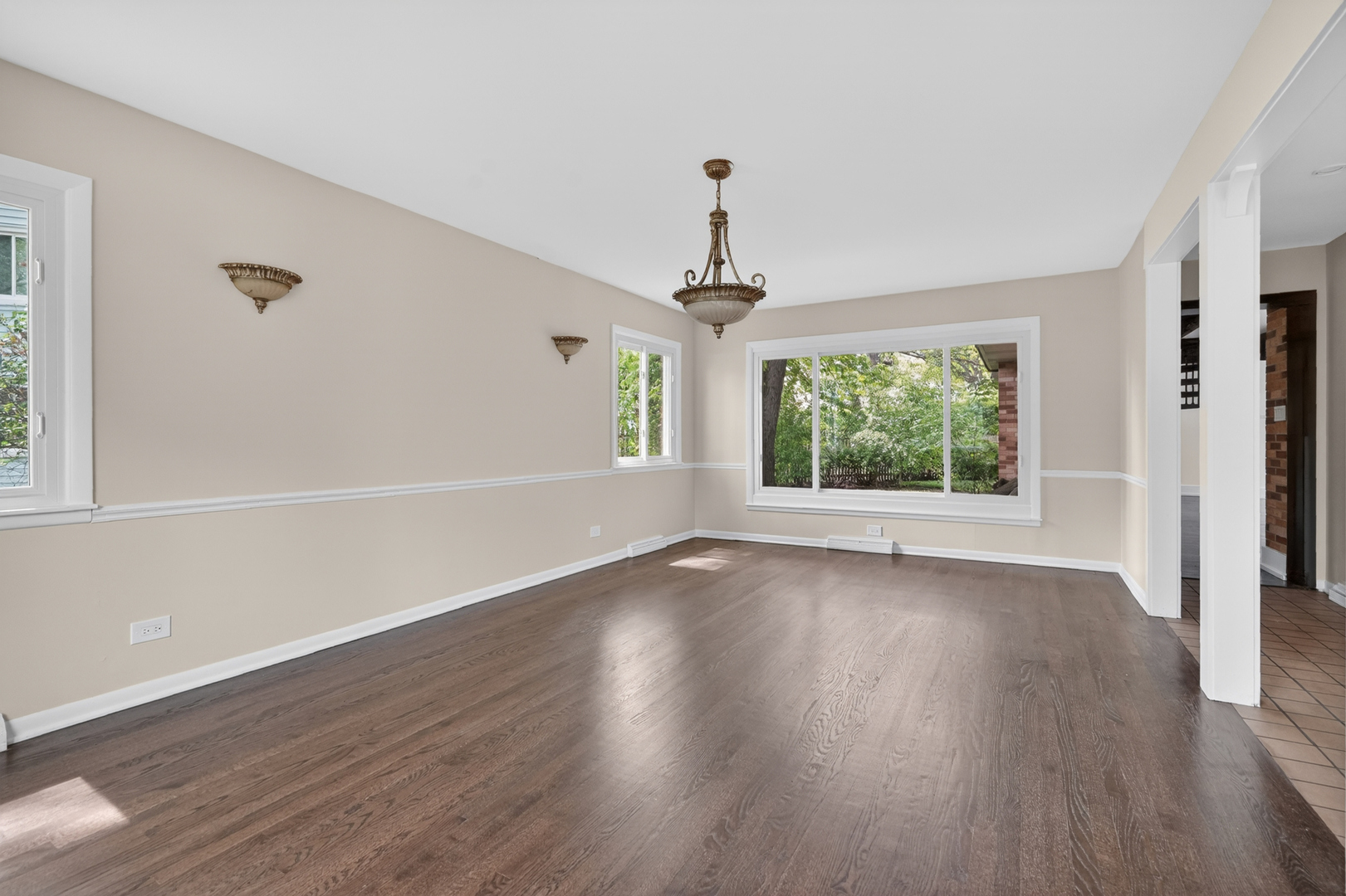208 Pine Street, Deerfield, IL 60015