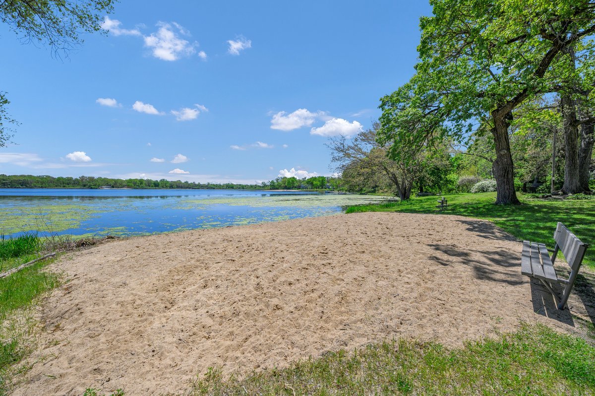 34841 N Oakside Avenue, Ingleside, IL 60041