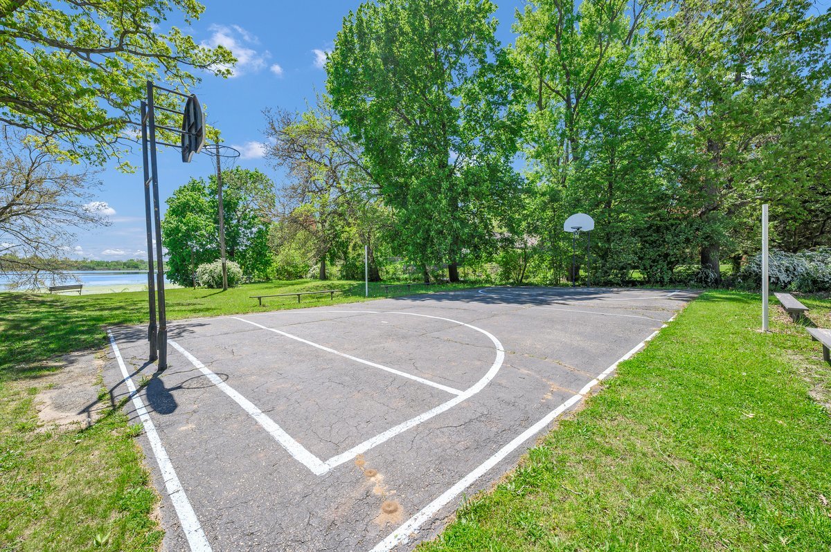 34841 N Oakside Avenue, Ingleside, IL 60041