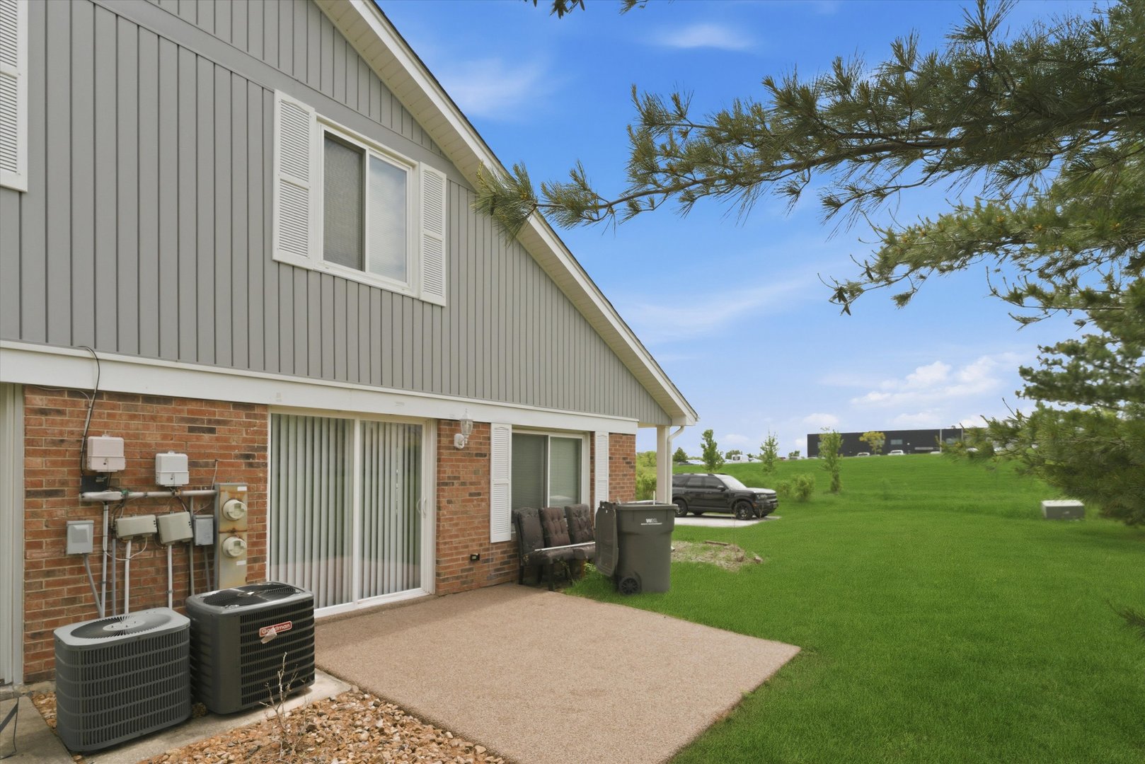 15826 Farm Hill Drive, Orland Park, IL 60462