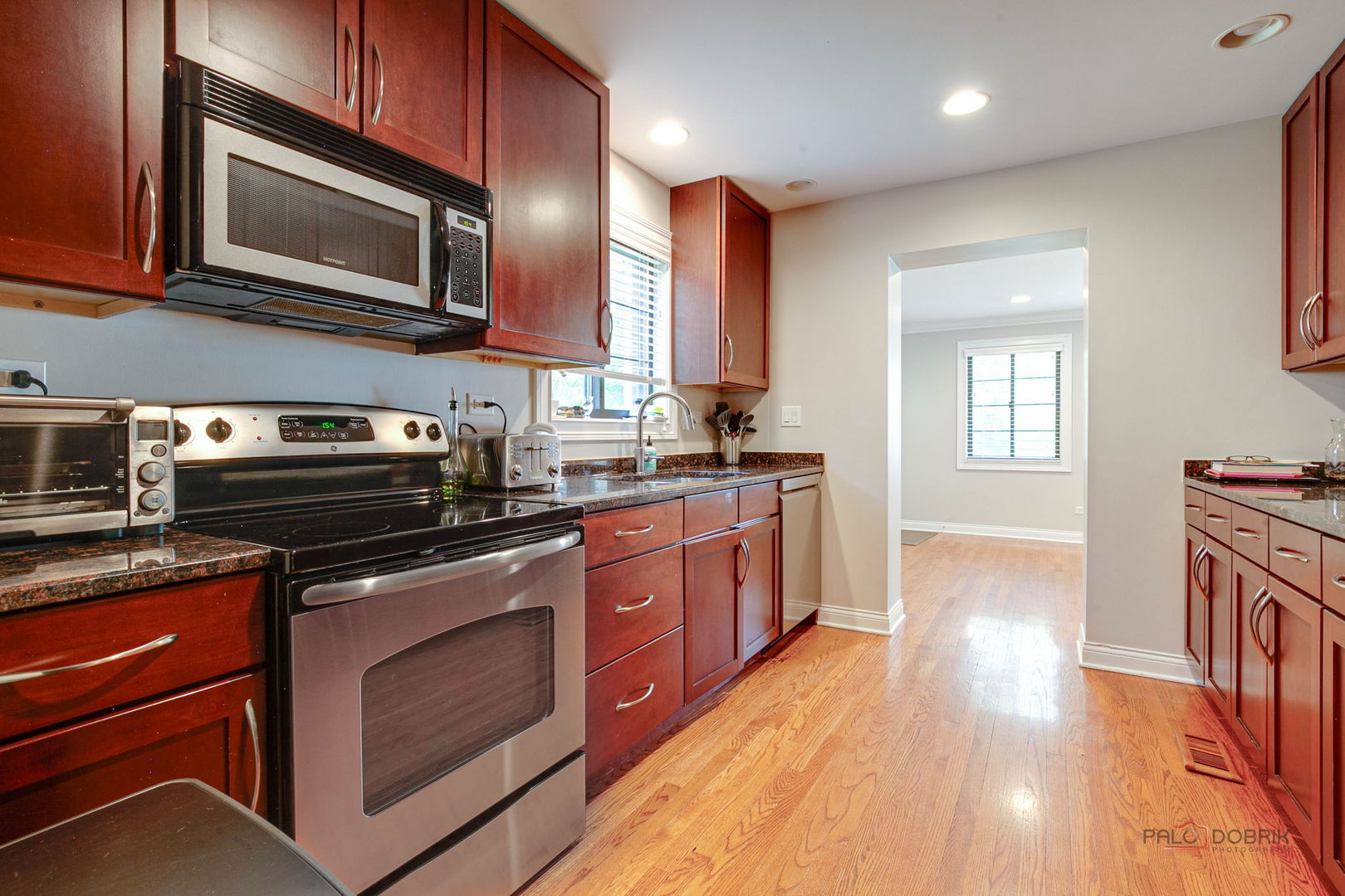 1741 Beverly Place, Highland Park, IL 60035