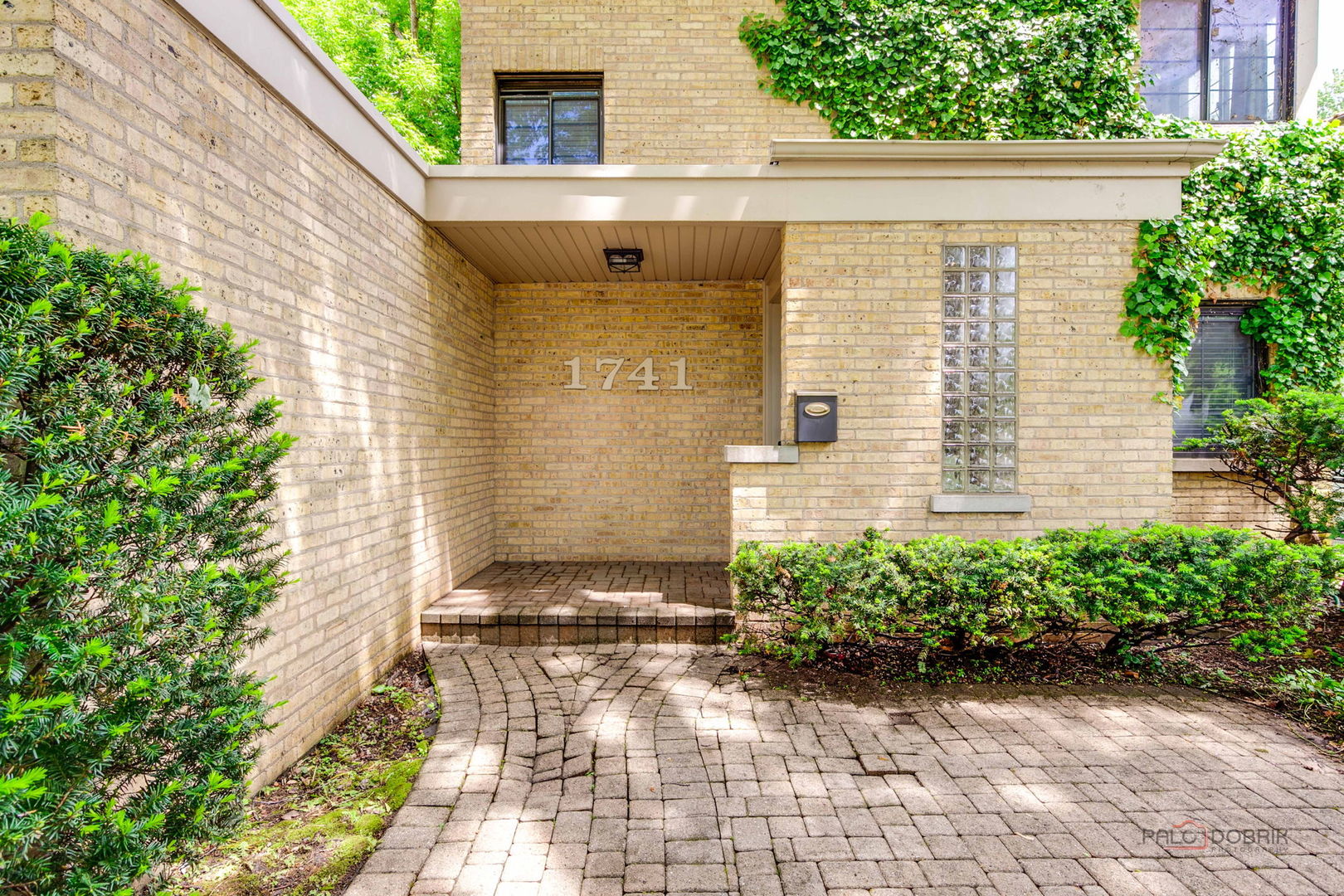1741 Beverly Place, Highland Park, IL 60035