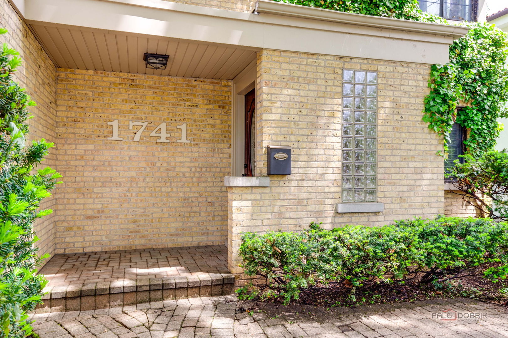 1741 Beverly Place, Highland Park, IL 60035
