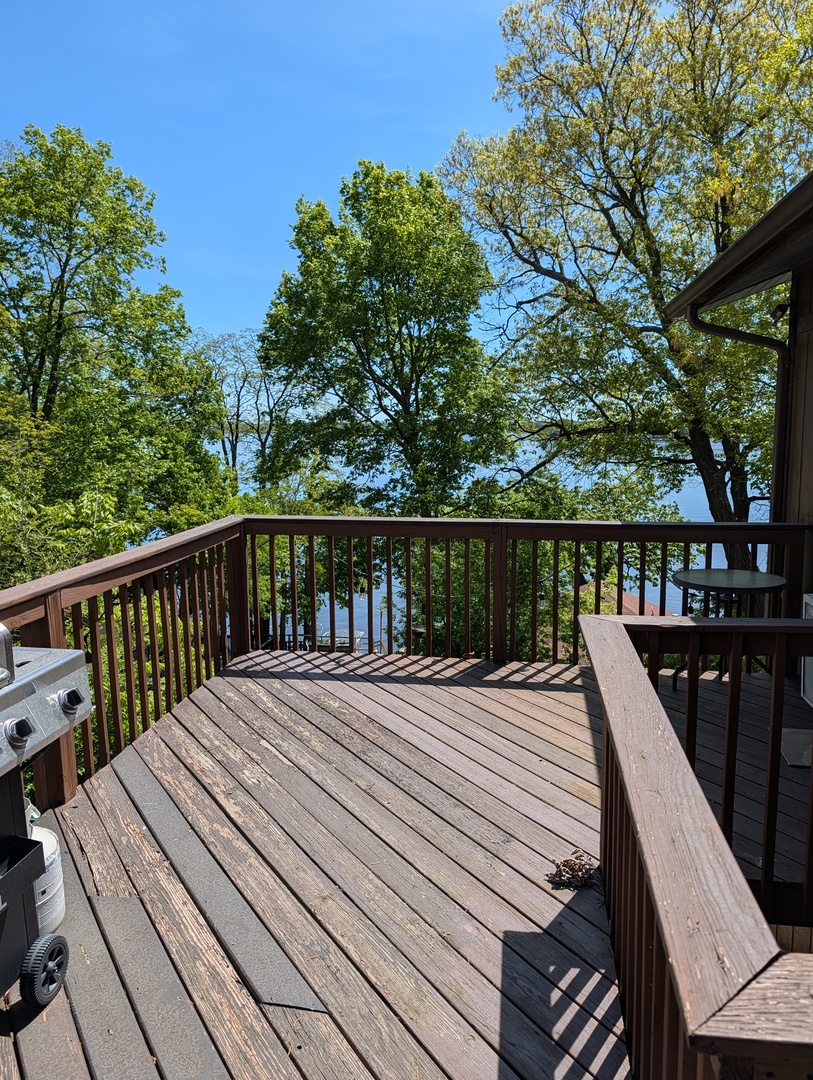 131 Cora Avenue, Fox Lake, IL 60020