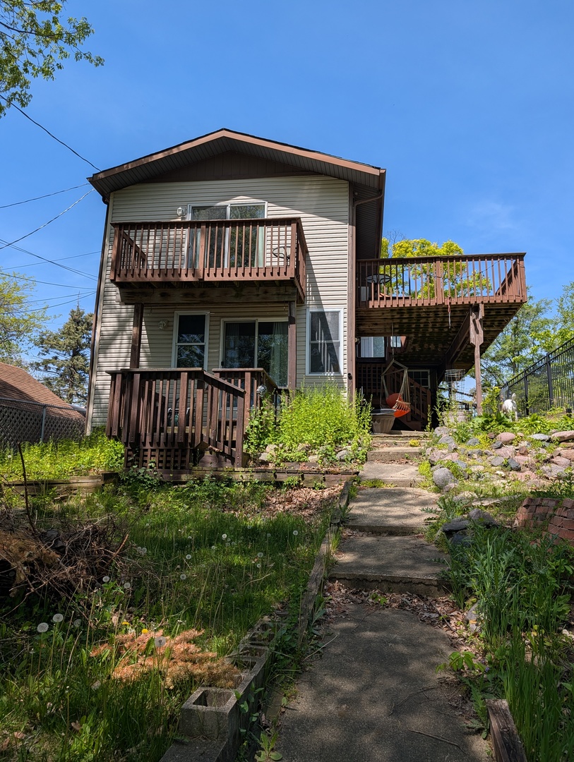 131 Cora Avenue, Fox Lake, IL 60020