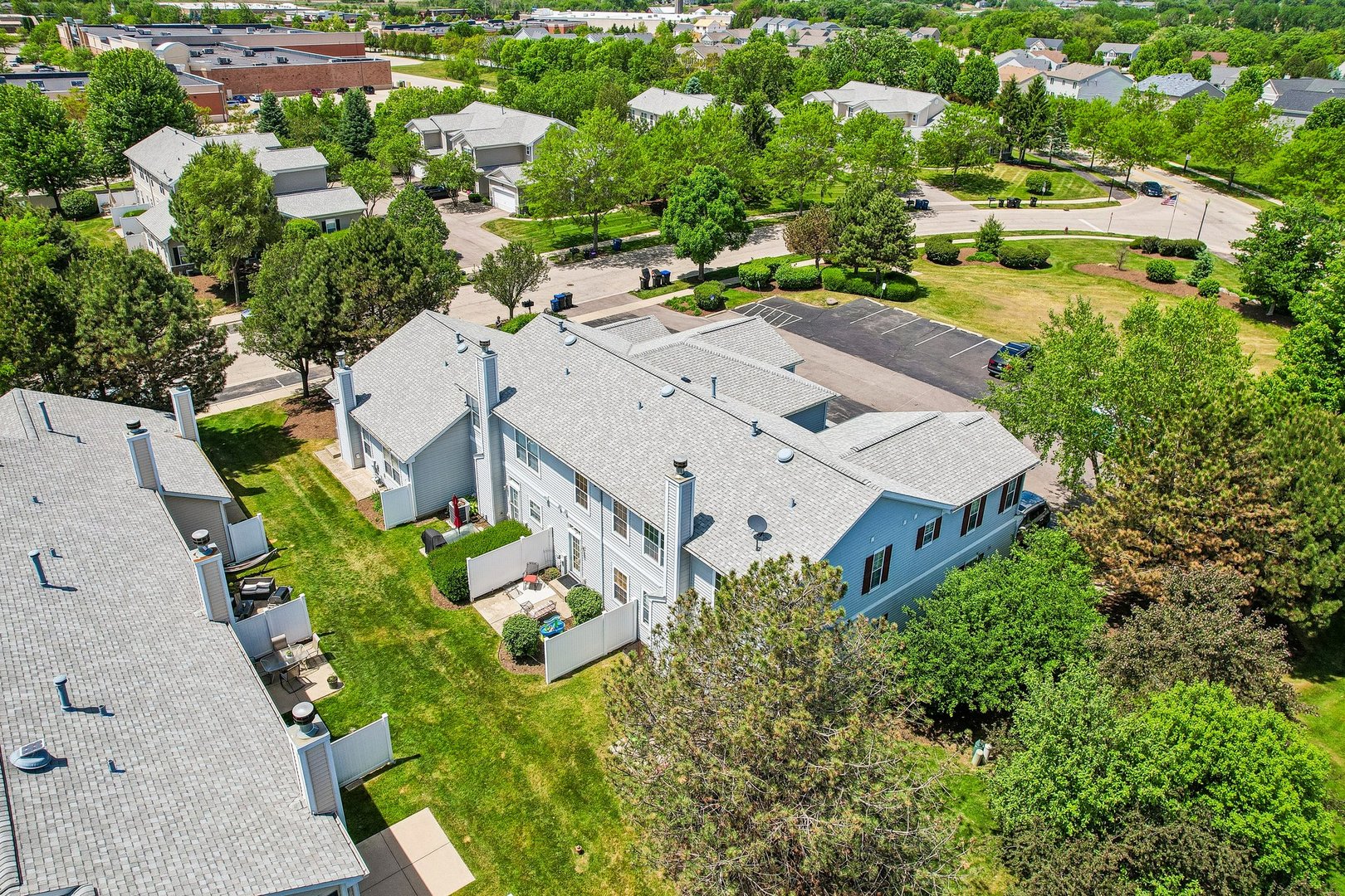 2726 Kendall Crossing, McHenry, IL 60051