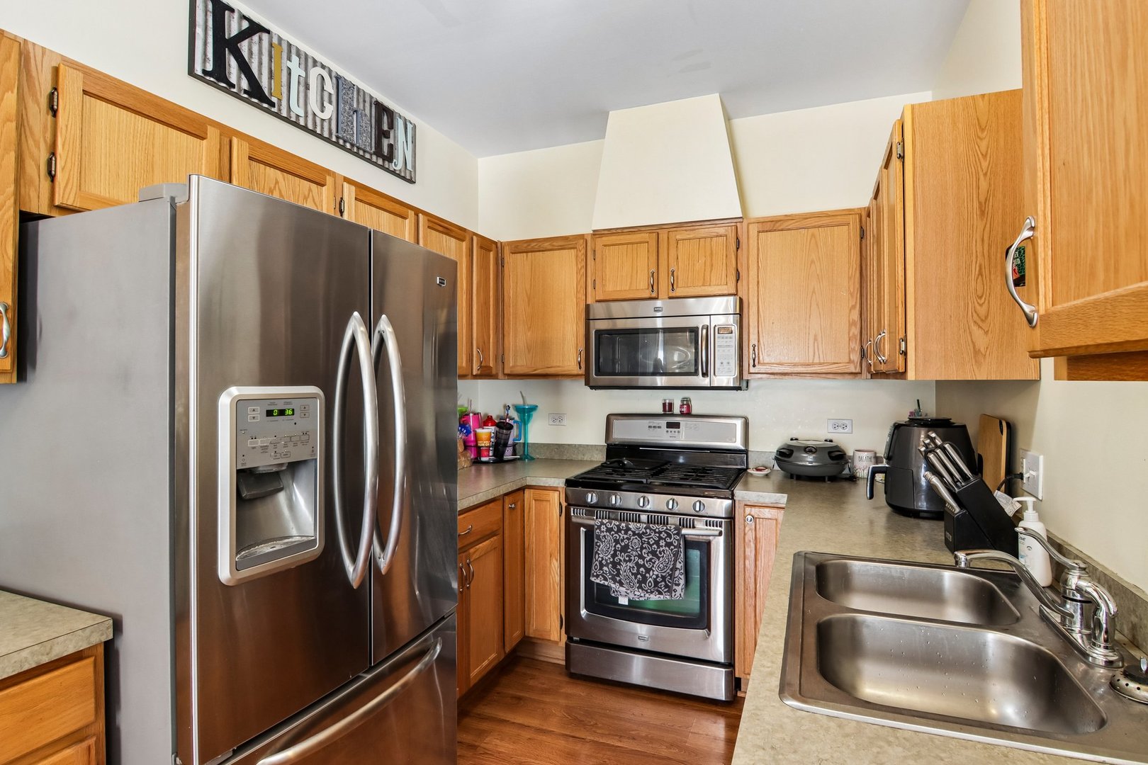 2726 Kendall Crossing, McHenry, IL 60051
