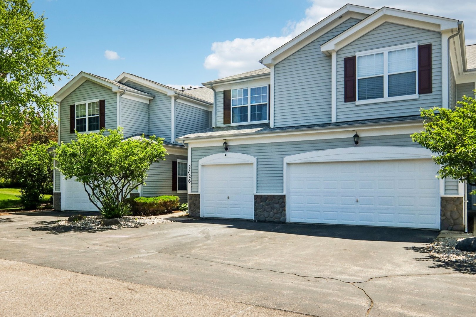 2726 Kendall Crossing, McHenry, IL 60051