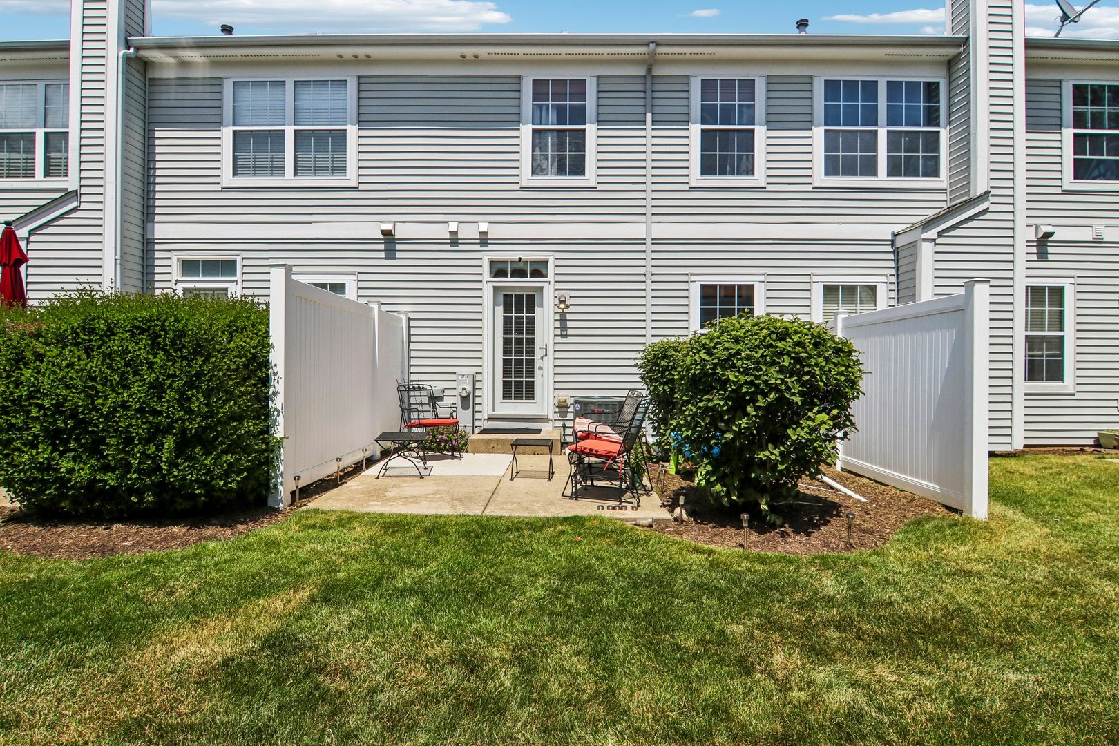 2726 Kendall Crossing, McHenry, IL 60051
