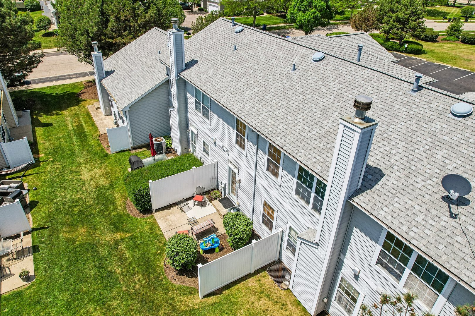 2726 Kendall Crossing, McHenry, IL 60051
