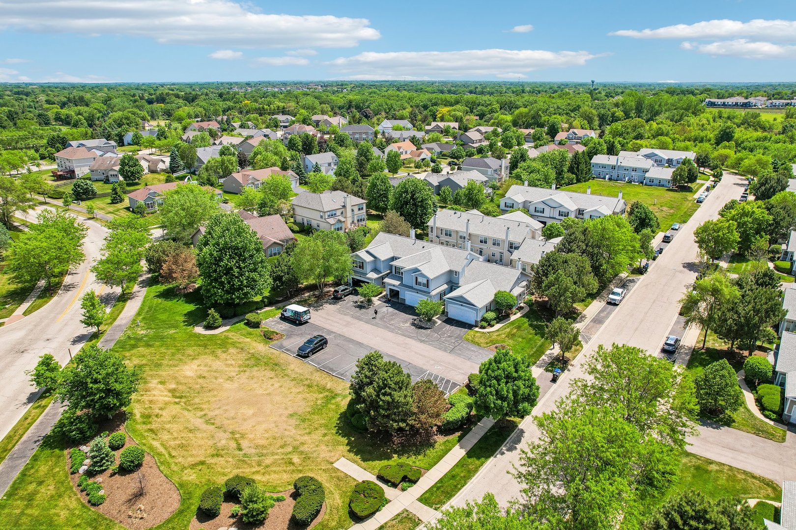 2726 Kendall Crossing, McHenry, IL 60051