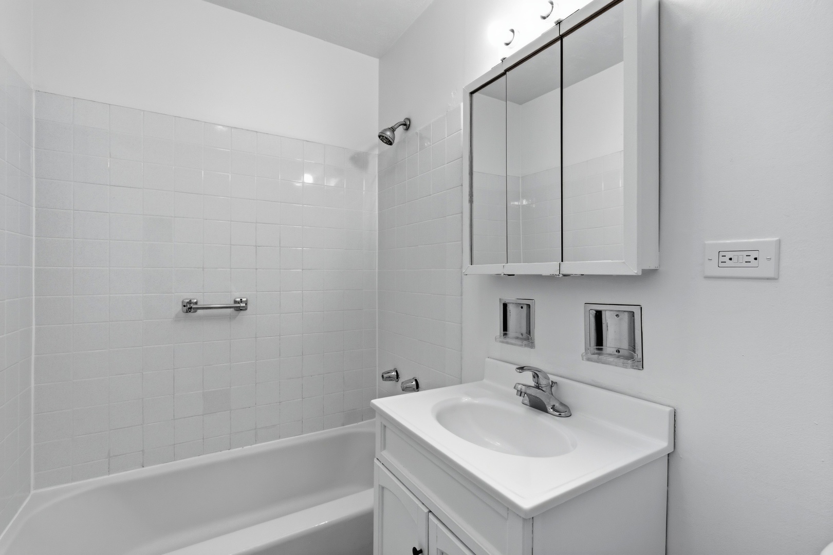 2620 N Windsor Drive #204, Arlington Heights, IL 60004