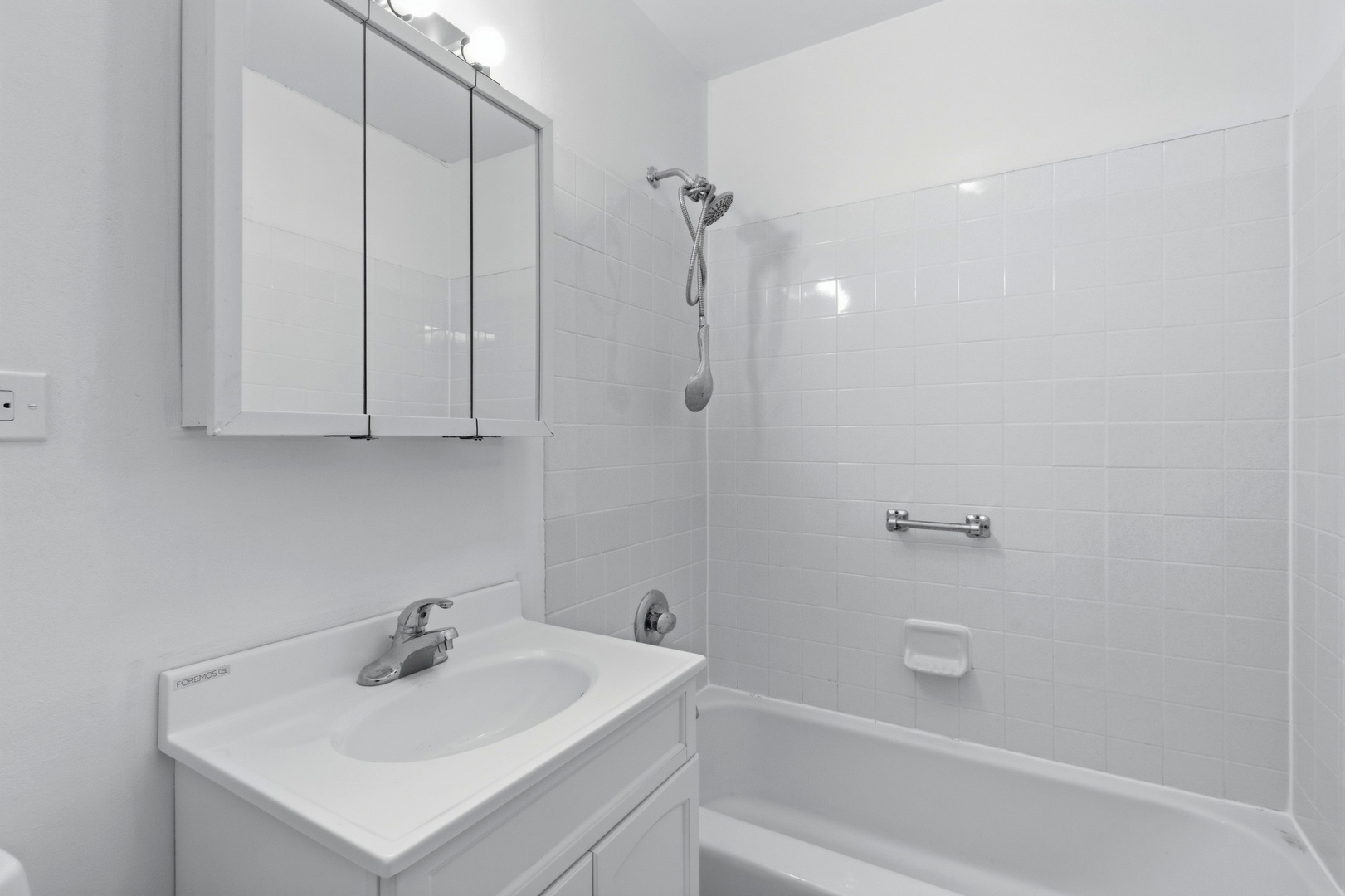 2620 N Windsor Drive #204, Arlington Heights, IL 60004