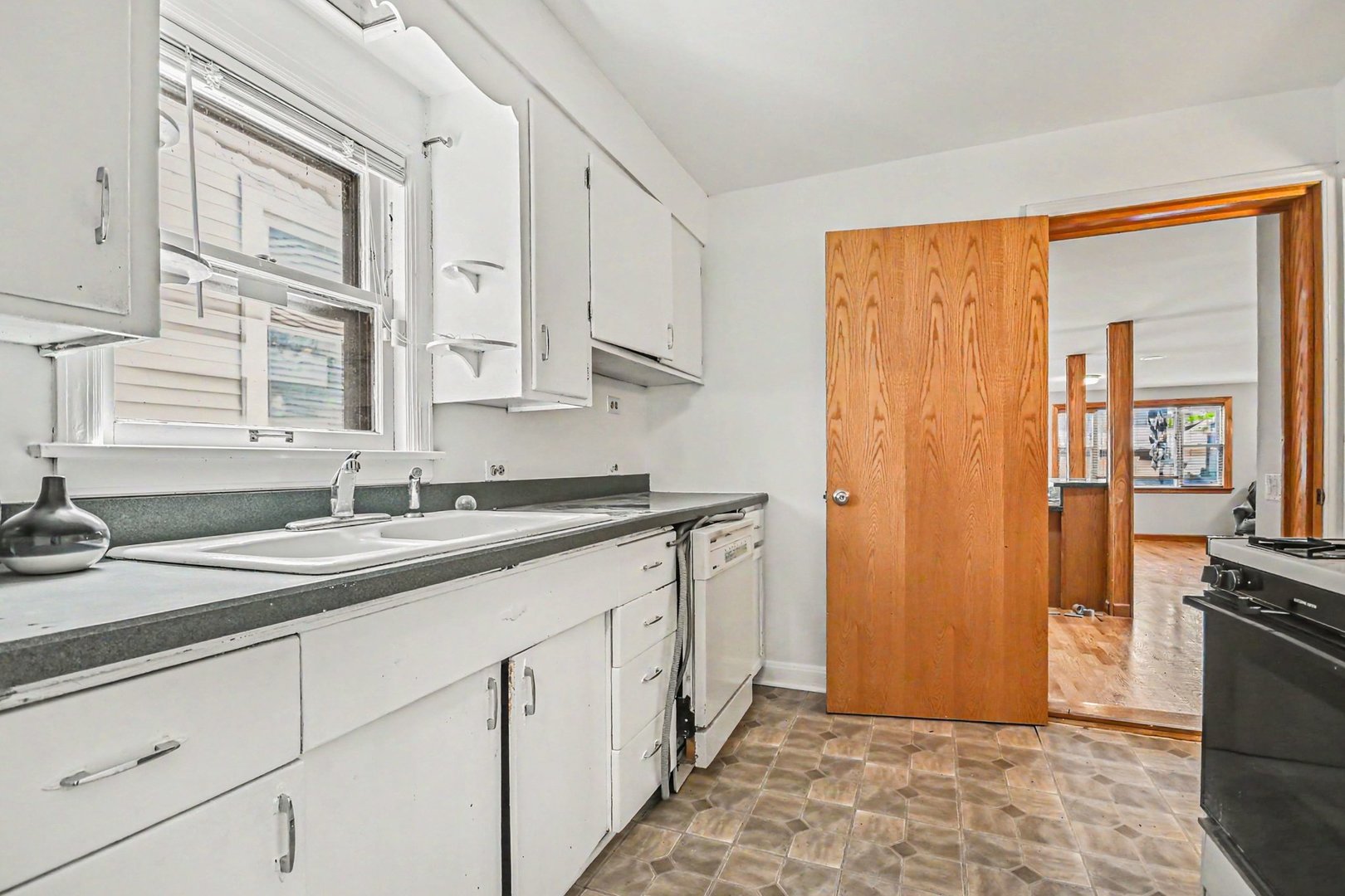 4440 N La Crosse Avenue, Chicago, IL 60630