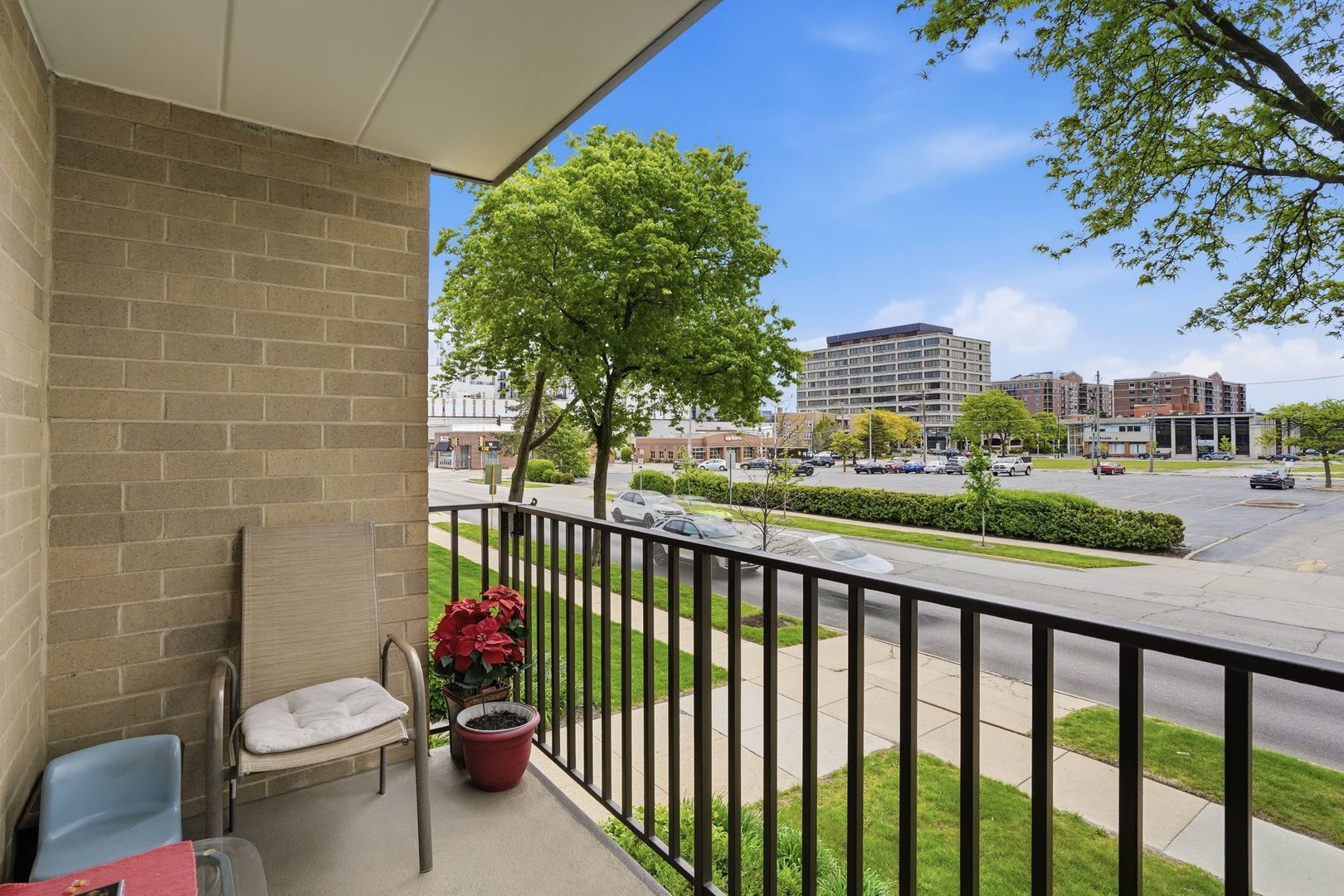 700 Graceland Avenue #207, Des Plaines, IL 60016