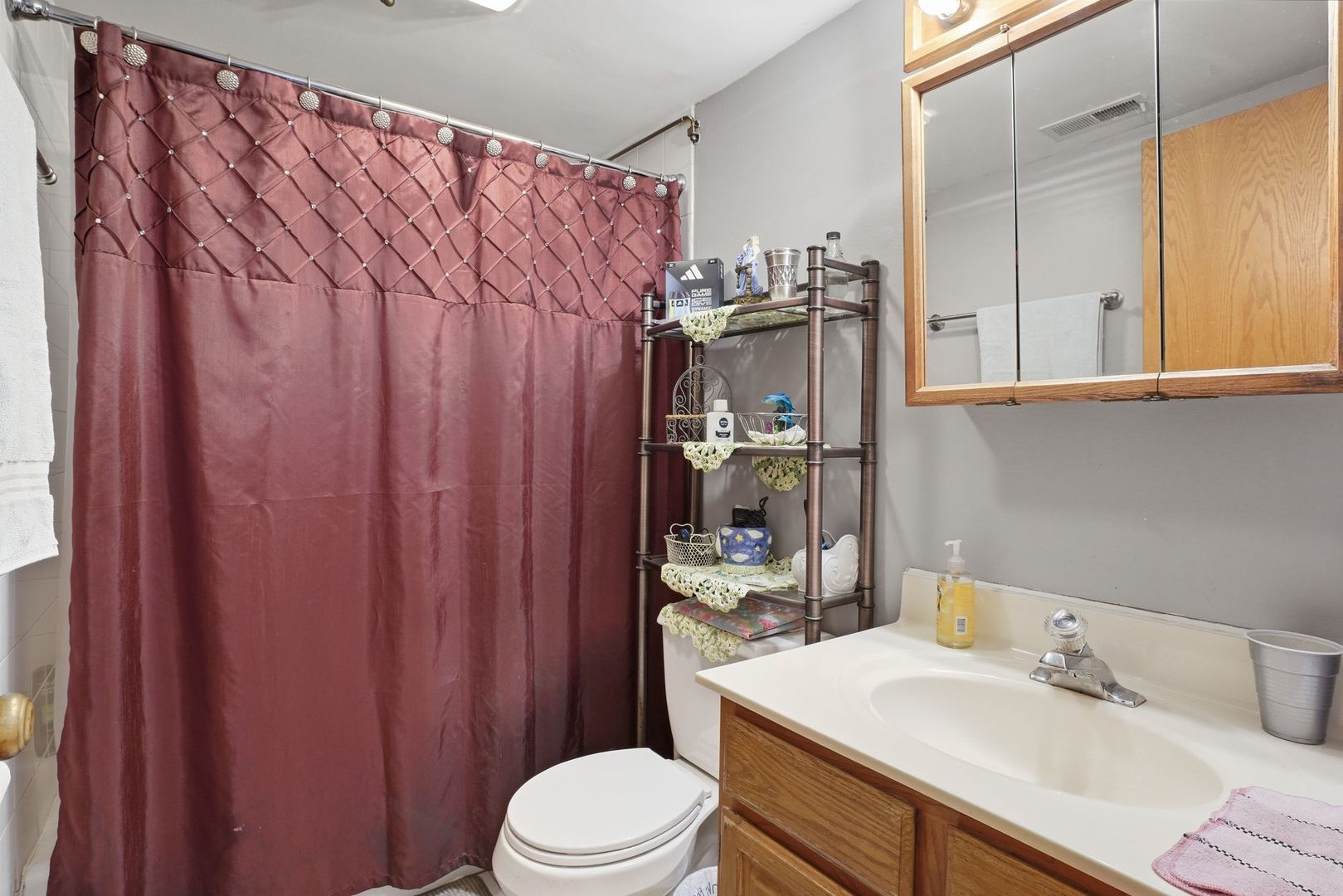 700 Graceland Avenue #207, Des Plaines, IL 60016