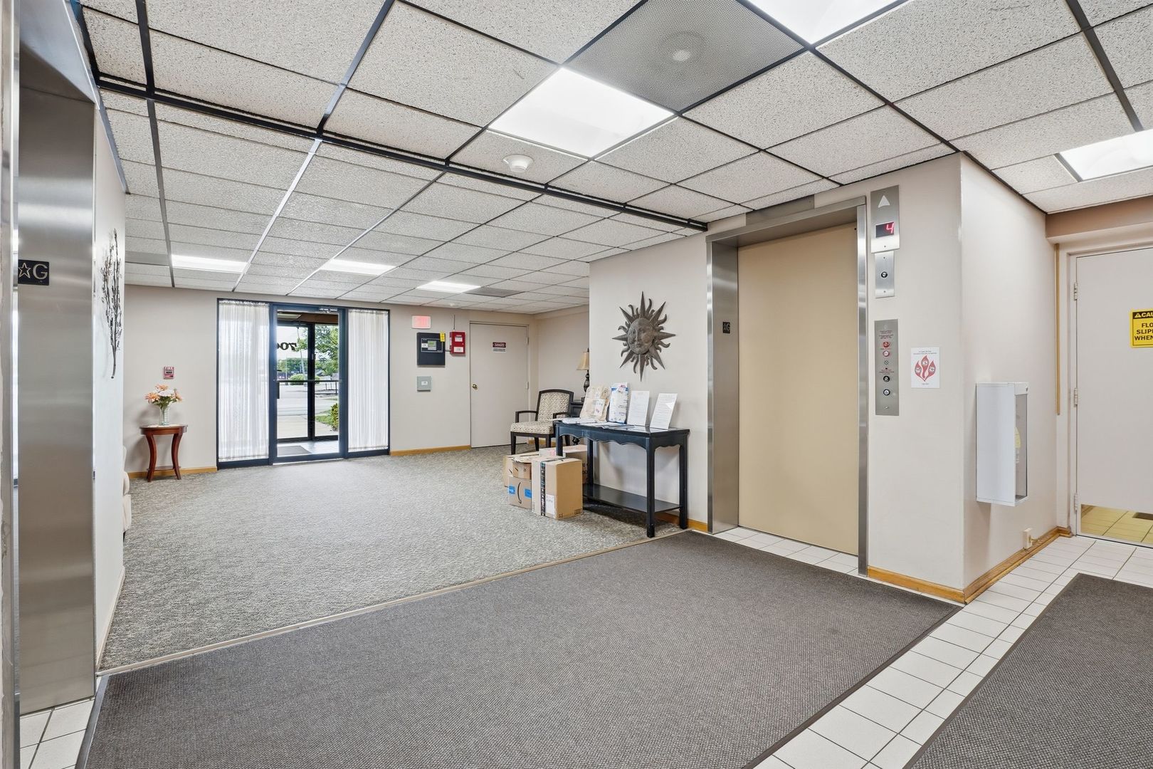 700 Graceland Avenue #207, Des Plaines, IL 60016