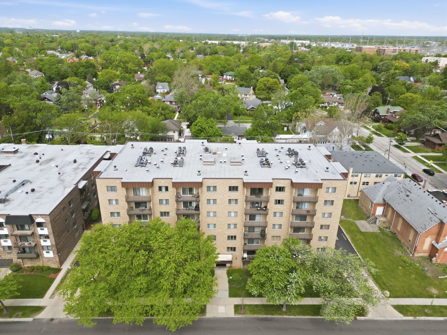 700 Graceland Avenue #207, Des Plaines, IL 60016