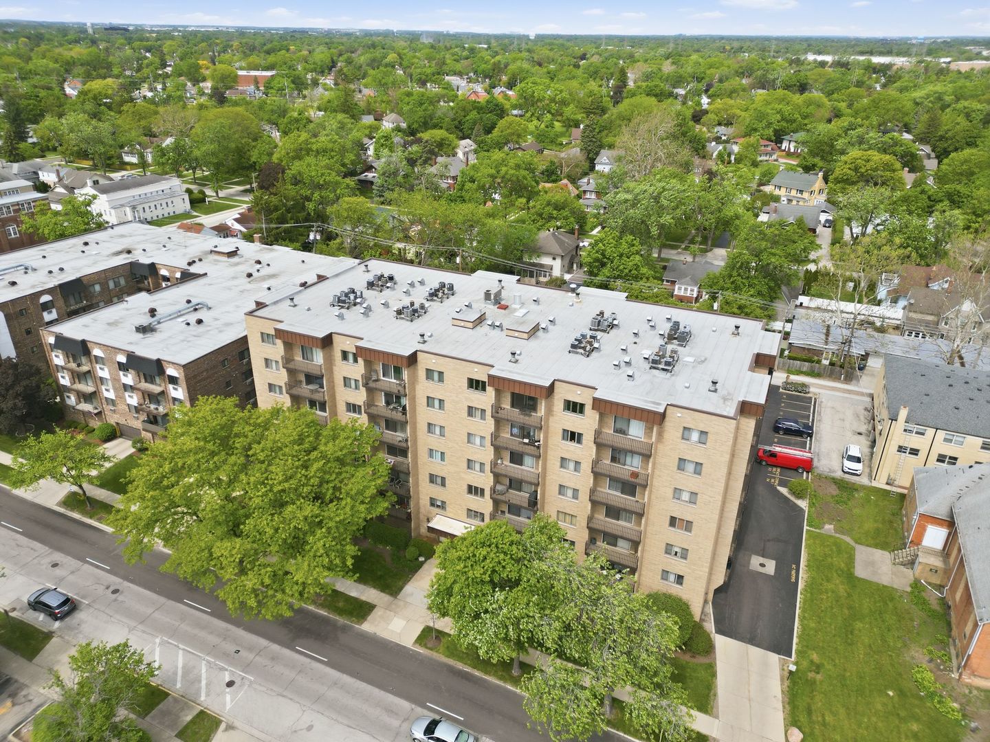 700 Graceland Avenue #207, Des Plaines, IL 60016