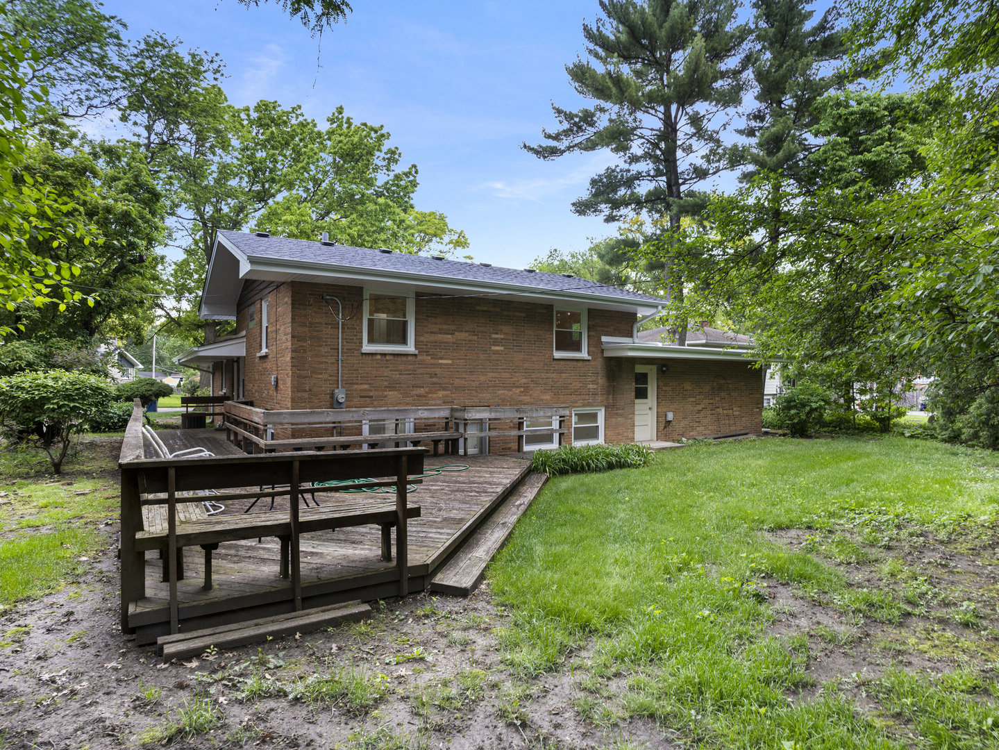48 Oakwood Drive, Naperville, IL 60540