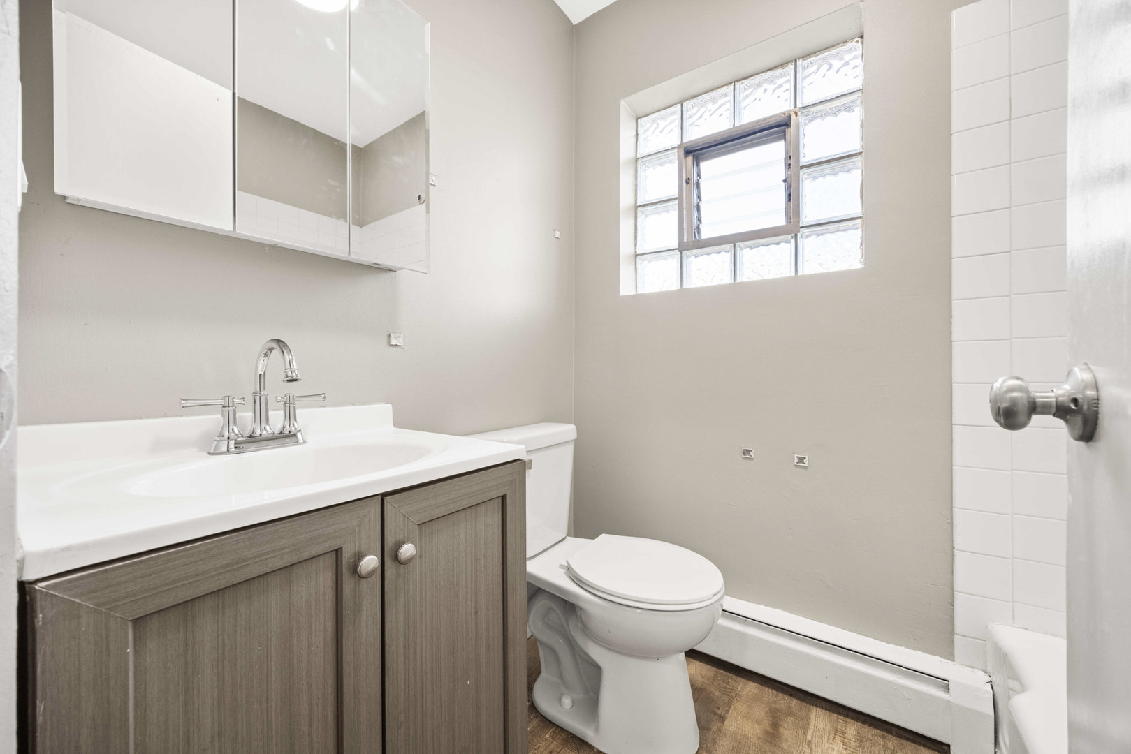 16 N Garfield Street #2H, Lombard, IL 60148