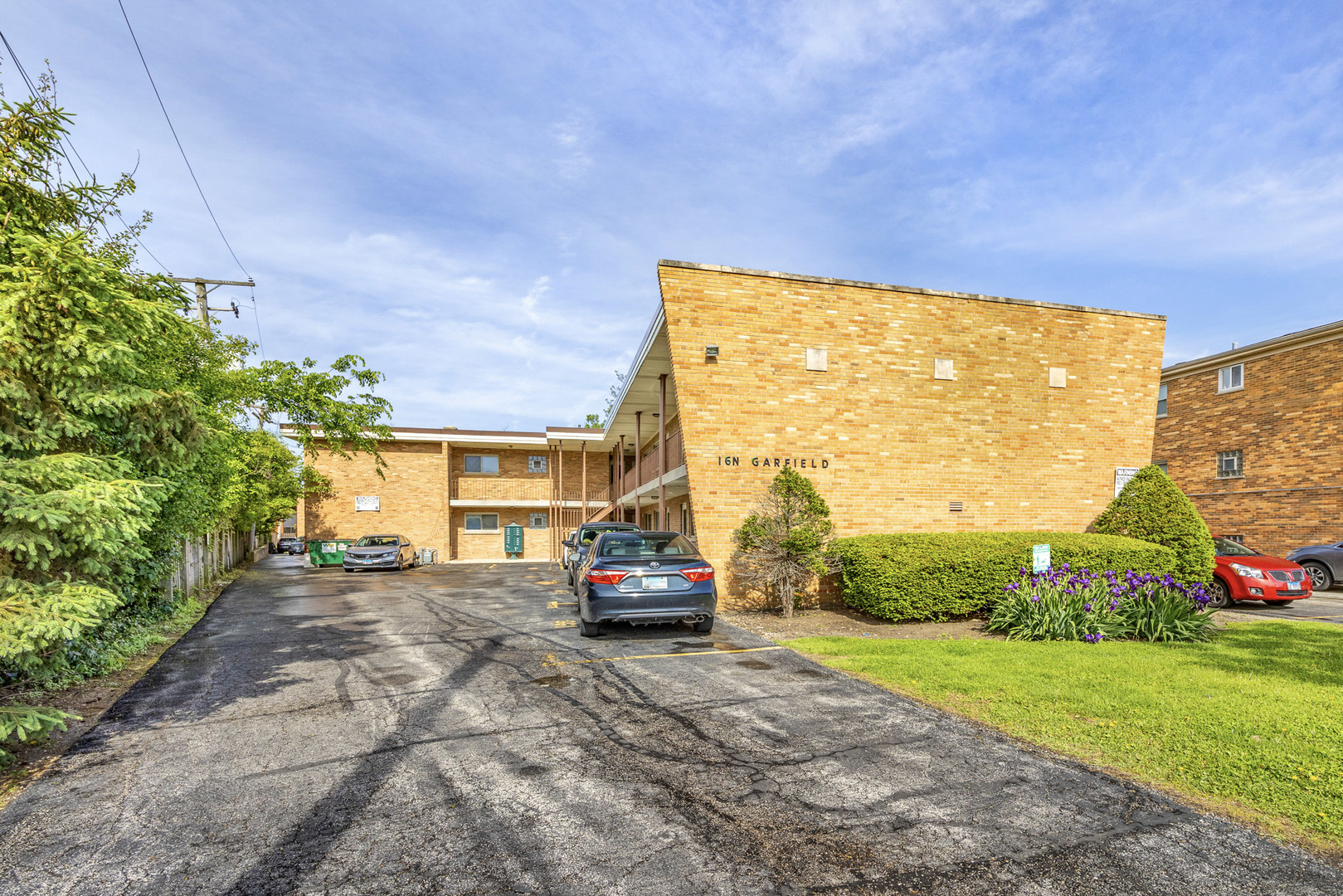 16 N Garfield Street #2H, Lombard, IL 60148
