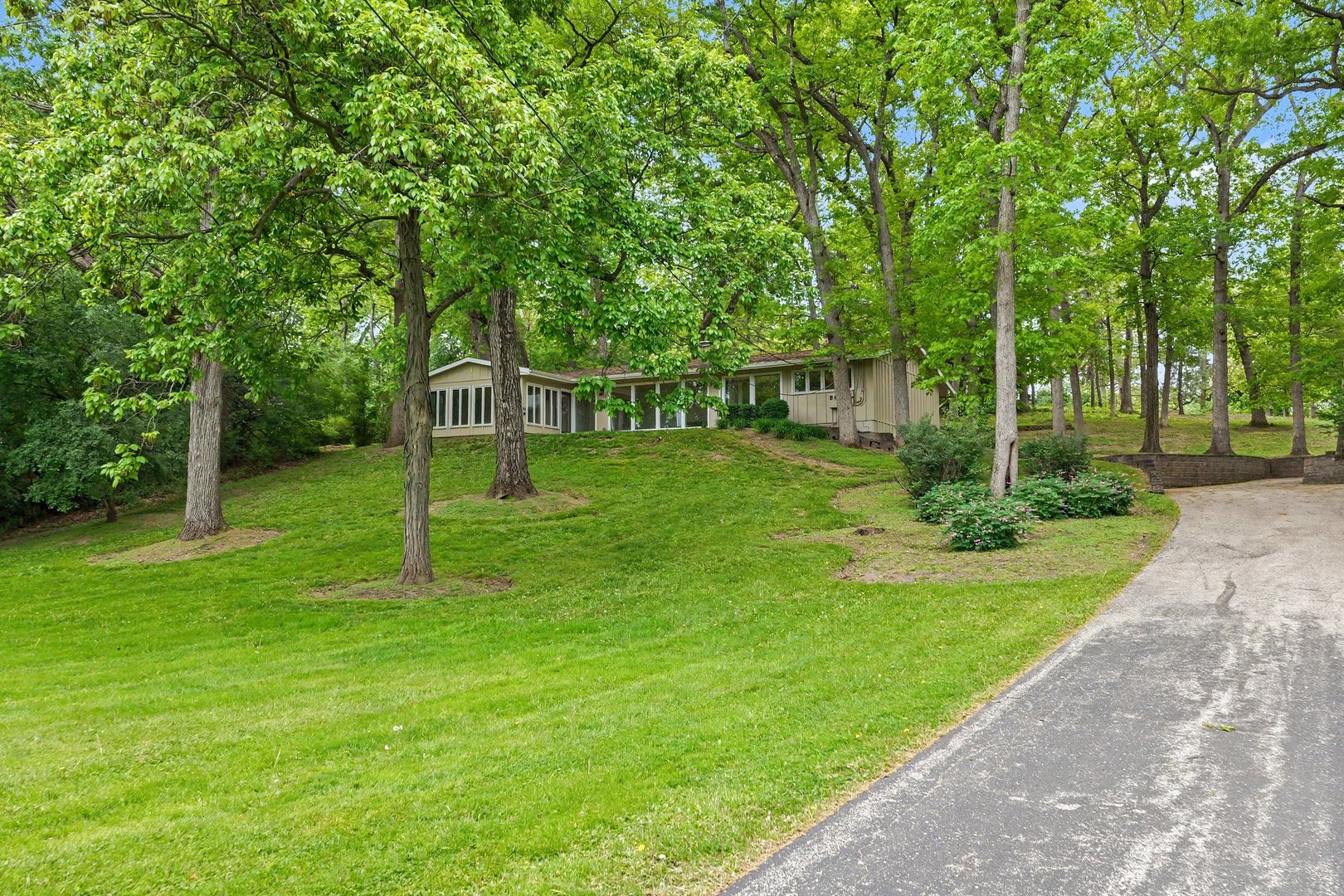 61 Timberlake Road, Barrington, IL 60010