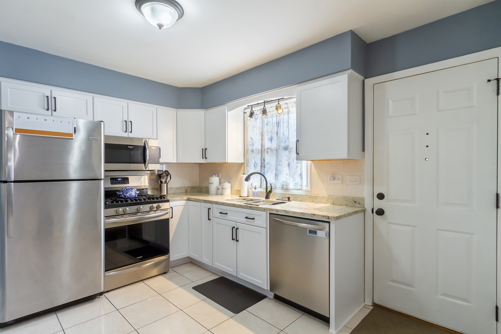 217 Fishing Lane #19, Wood Dale, IL 60191