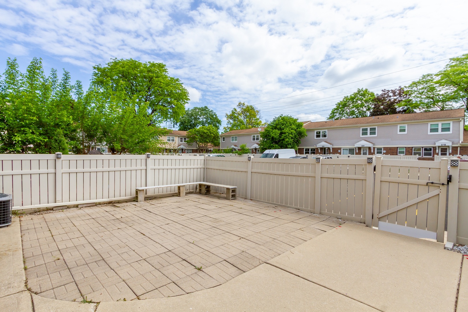 217 Fishing Lane #19, Wood Dale, IL 60191